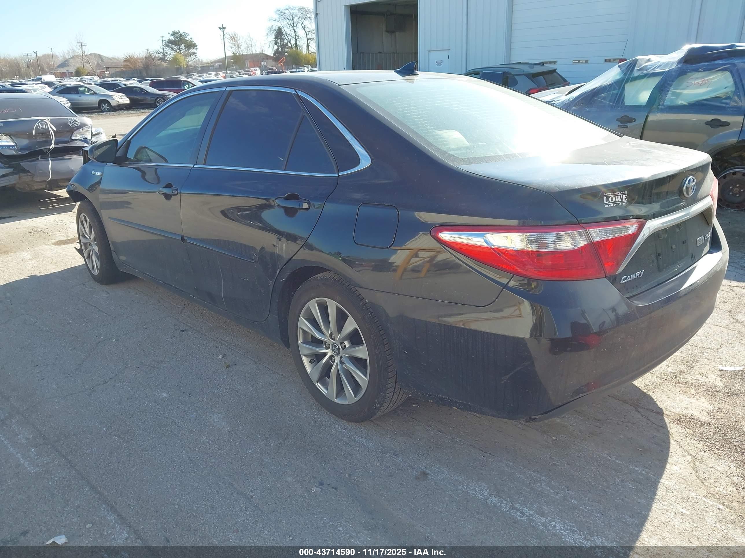 TOYOTA CAMRY image 3
