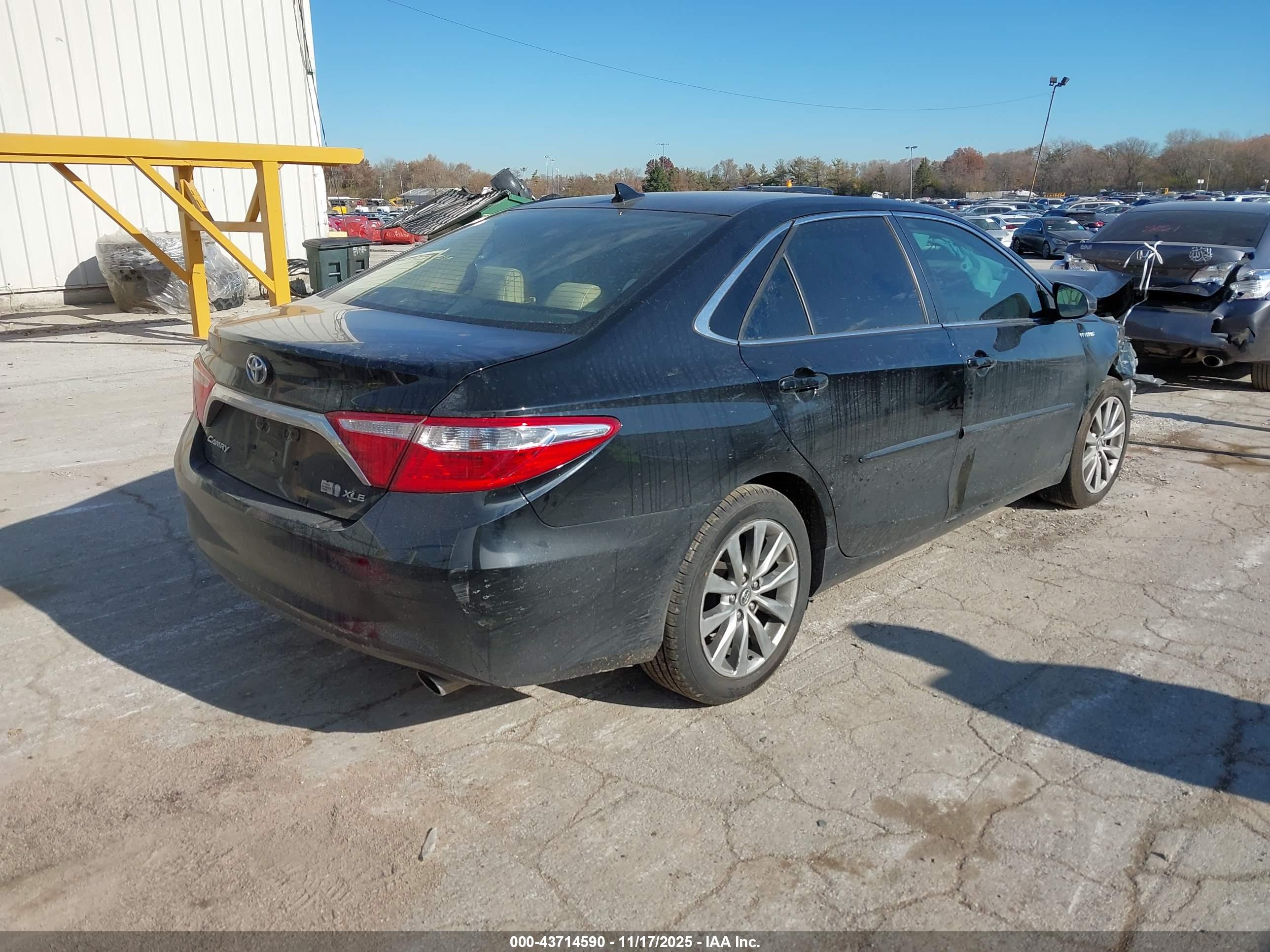 TOYOTA CAMRY image 4