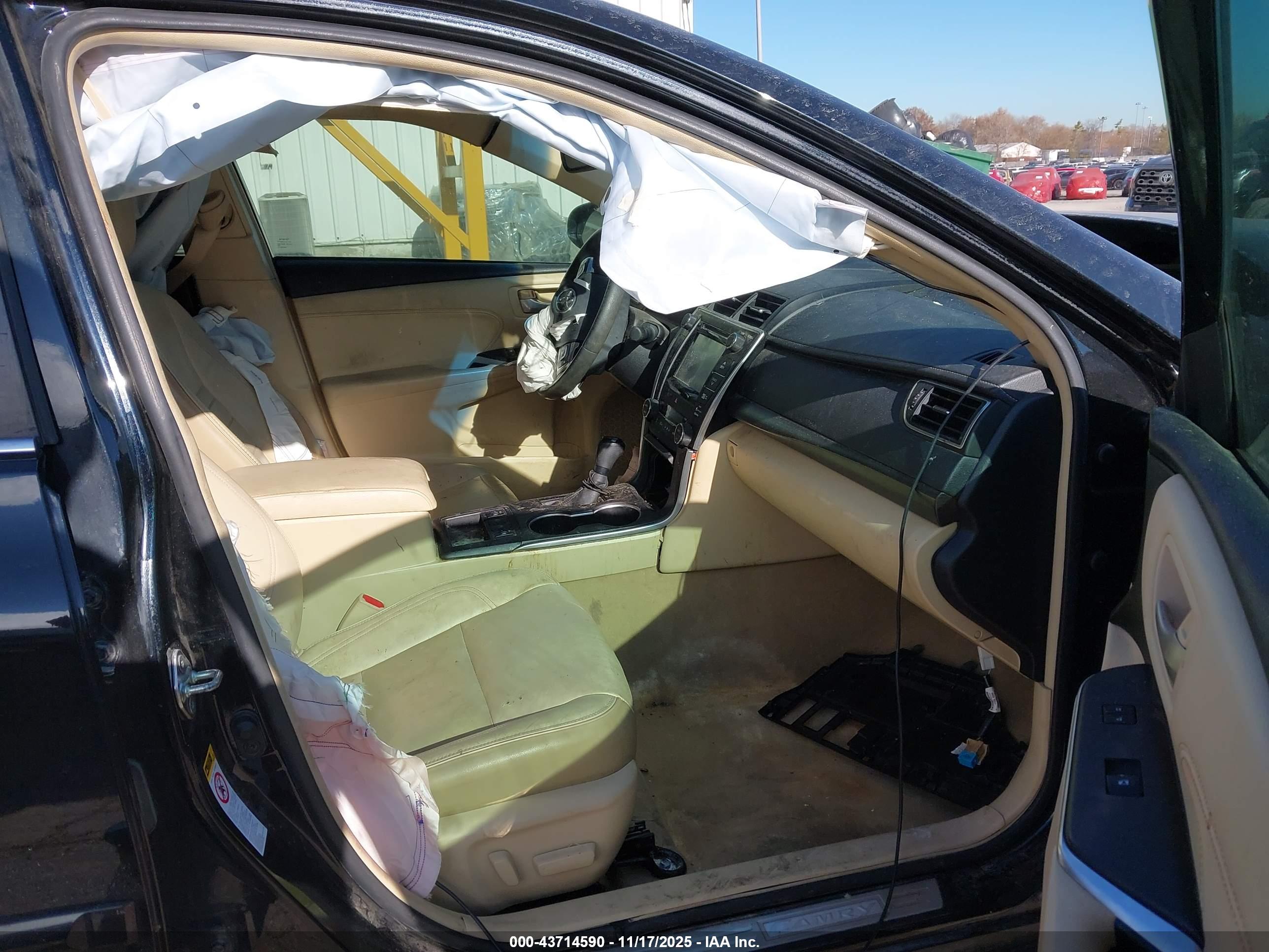 TOYOTA CAMRY image 5
