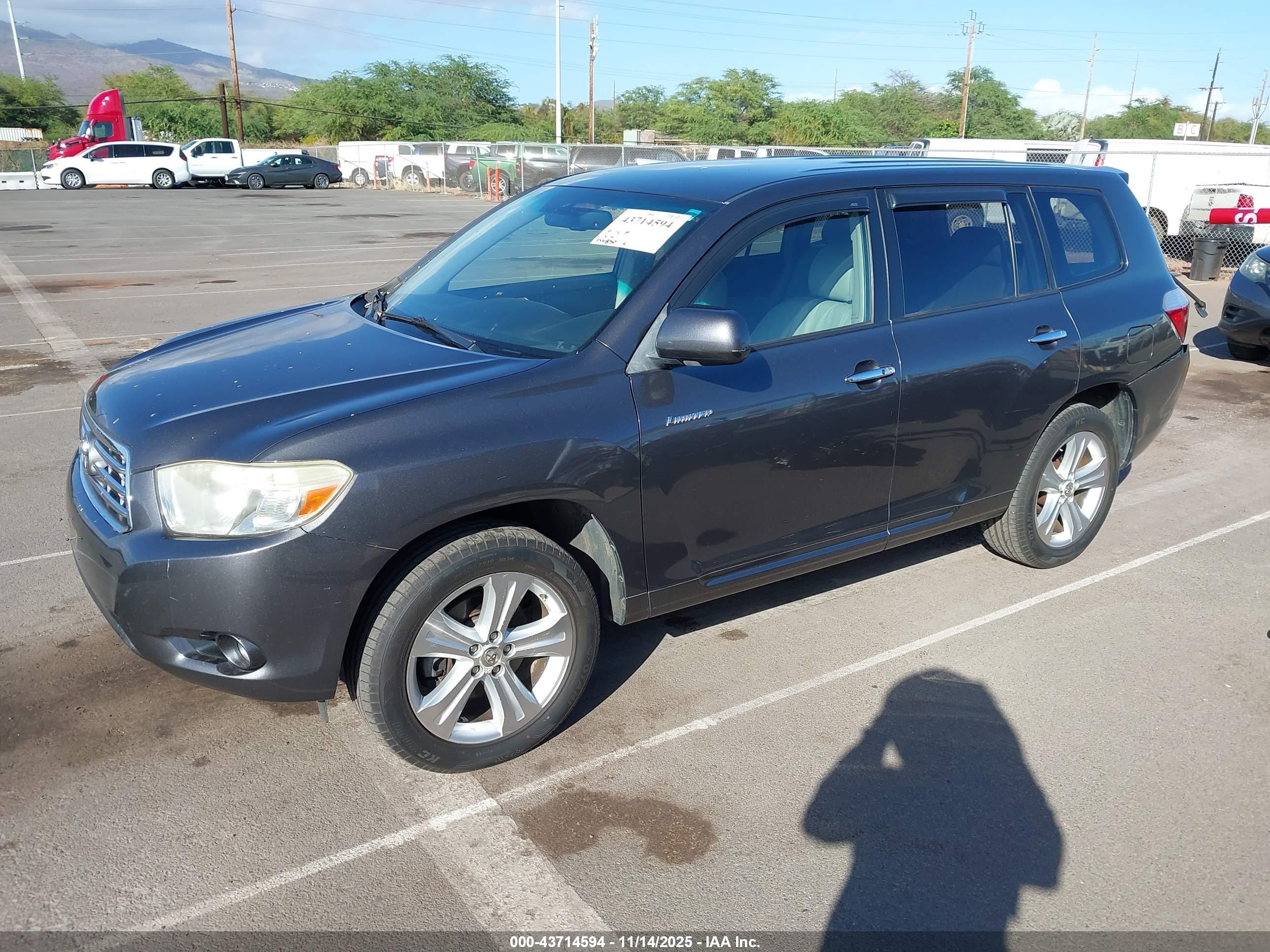 TOYOTA HIGHLANDER image 2