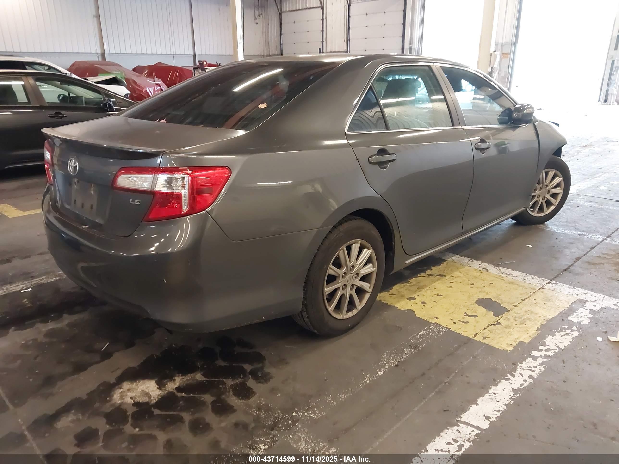 TOYOTA CAMRY image 4