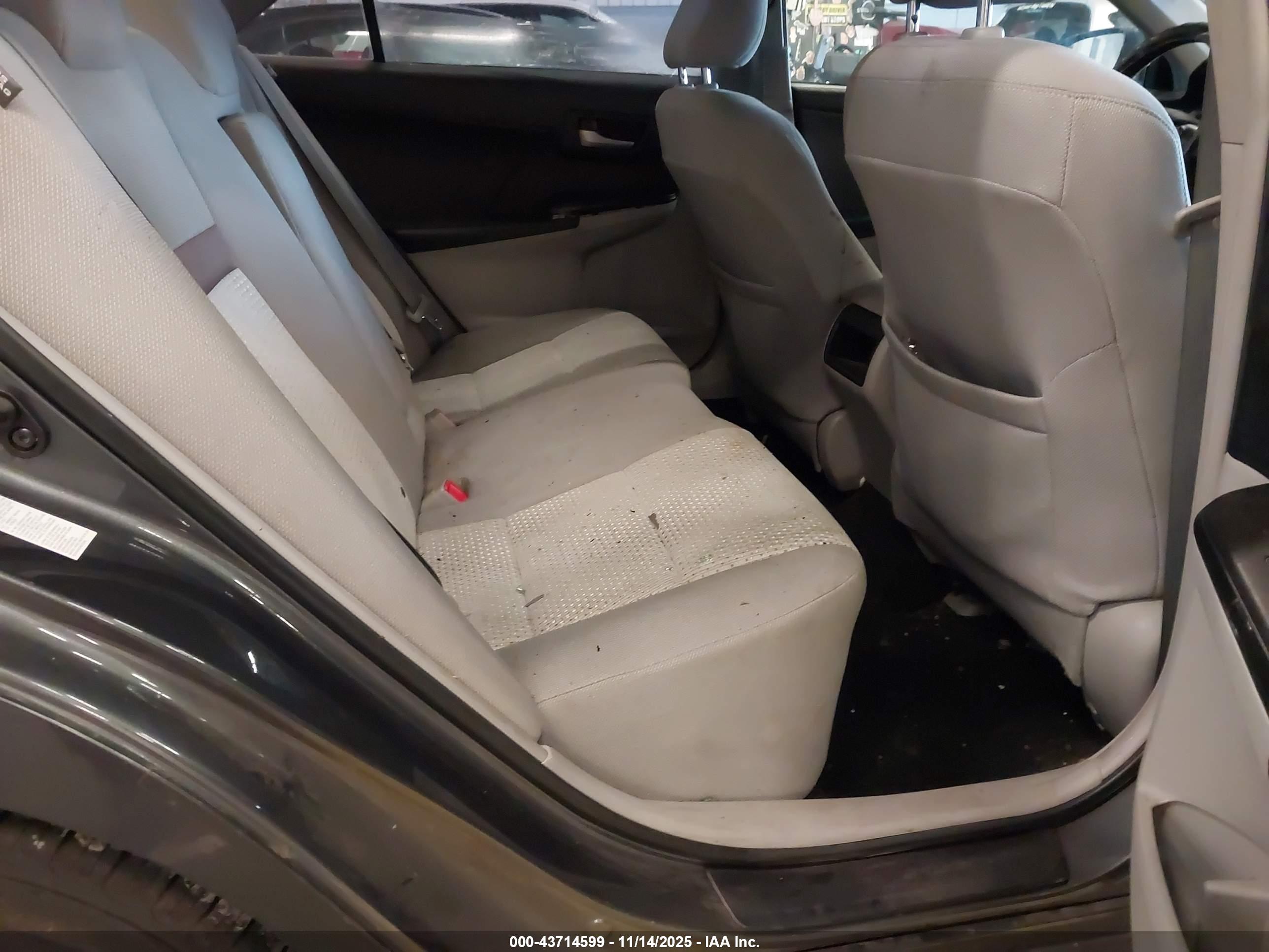TOYOTA CAMRY image 8