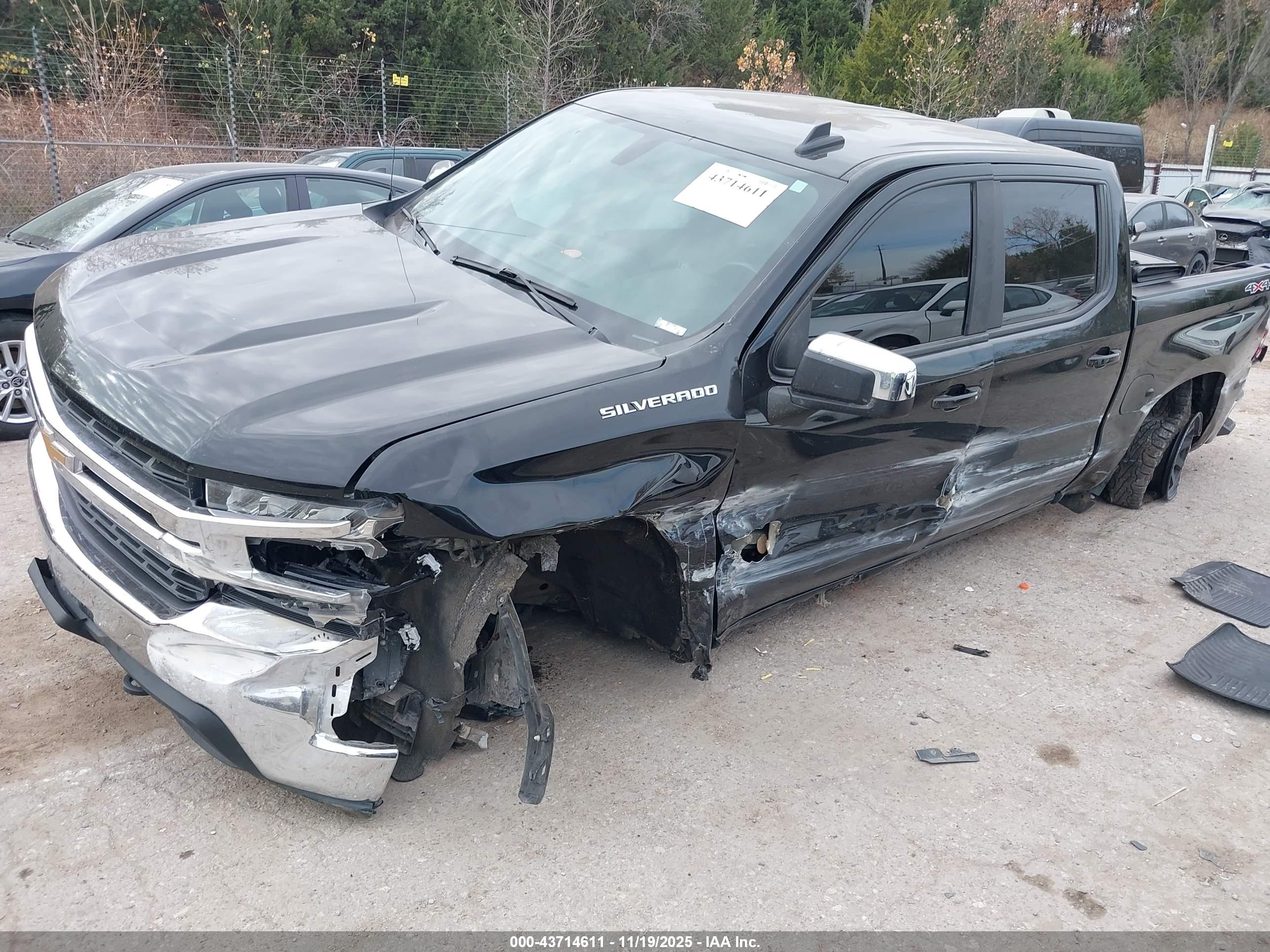 CHEVROLET SILVERADO image 2
