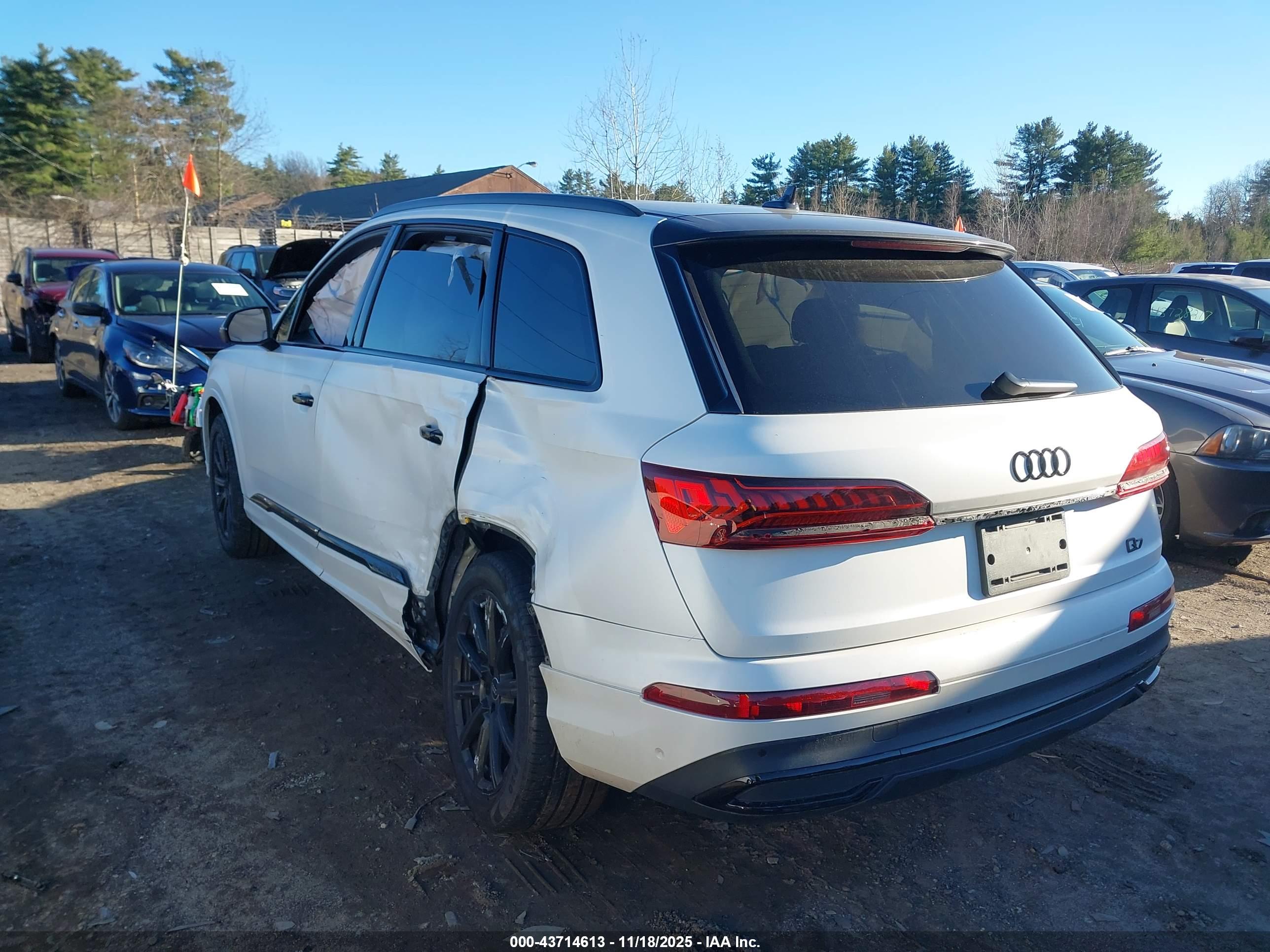 AUDI Q7 image 3