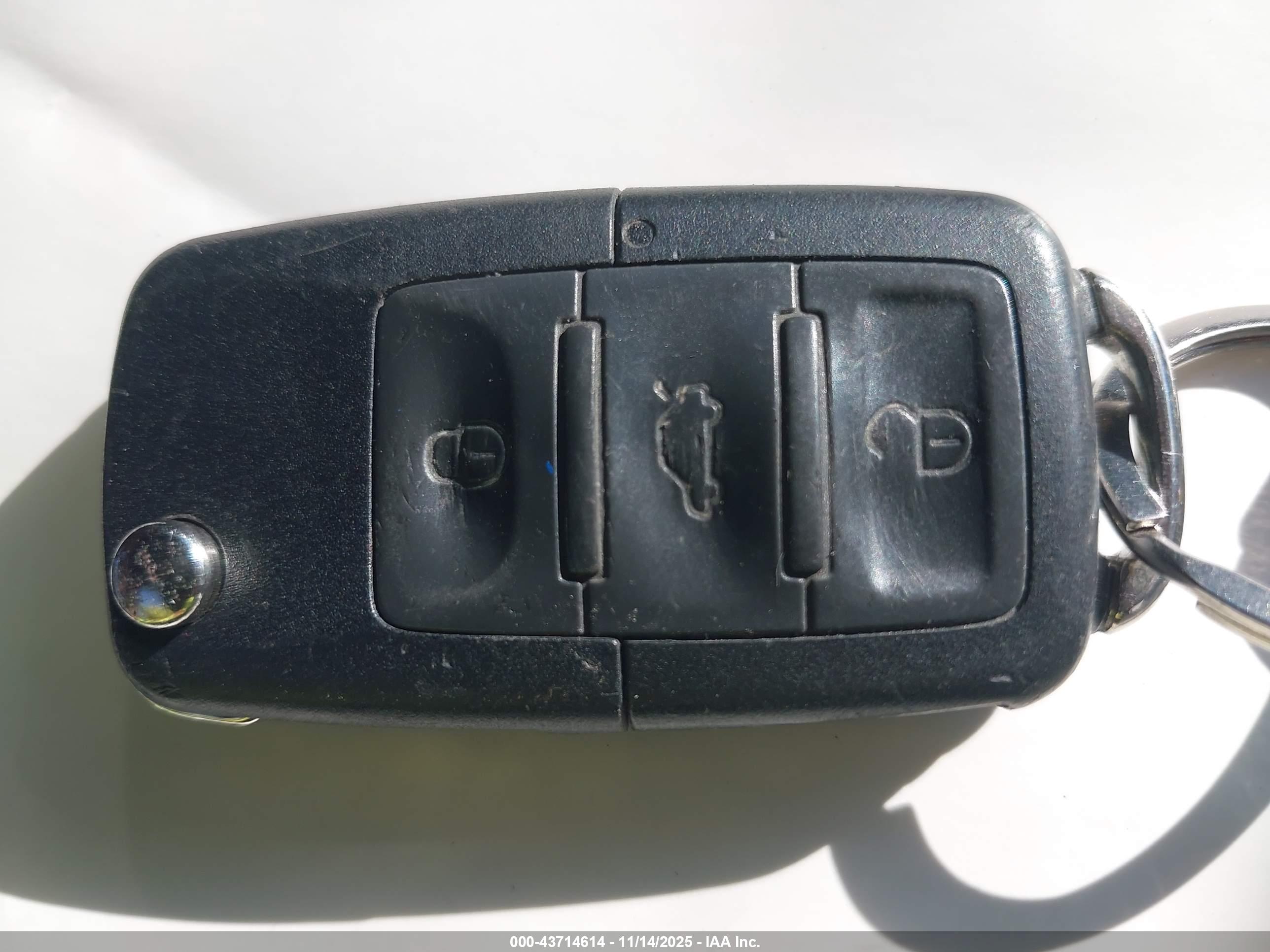 VOLKSWAGEN JETTA image 11