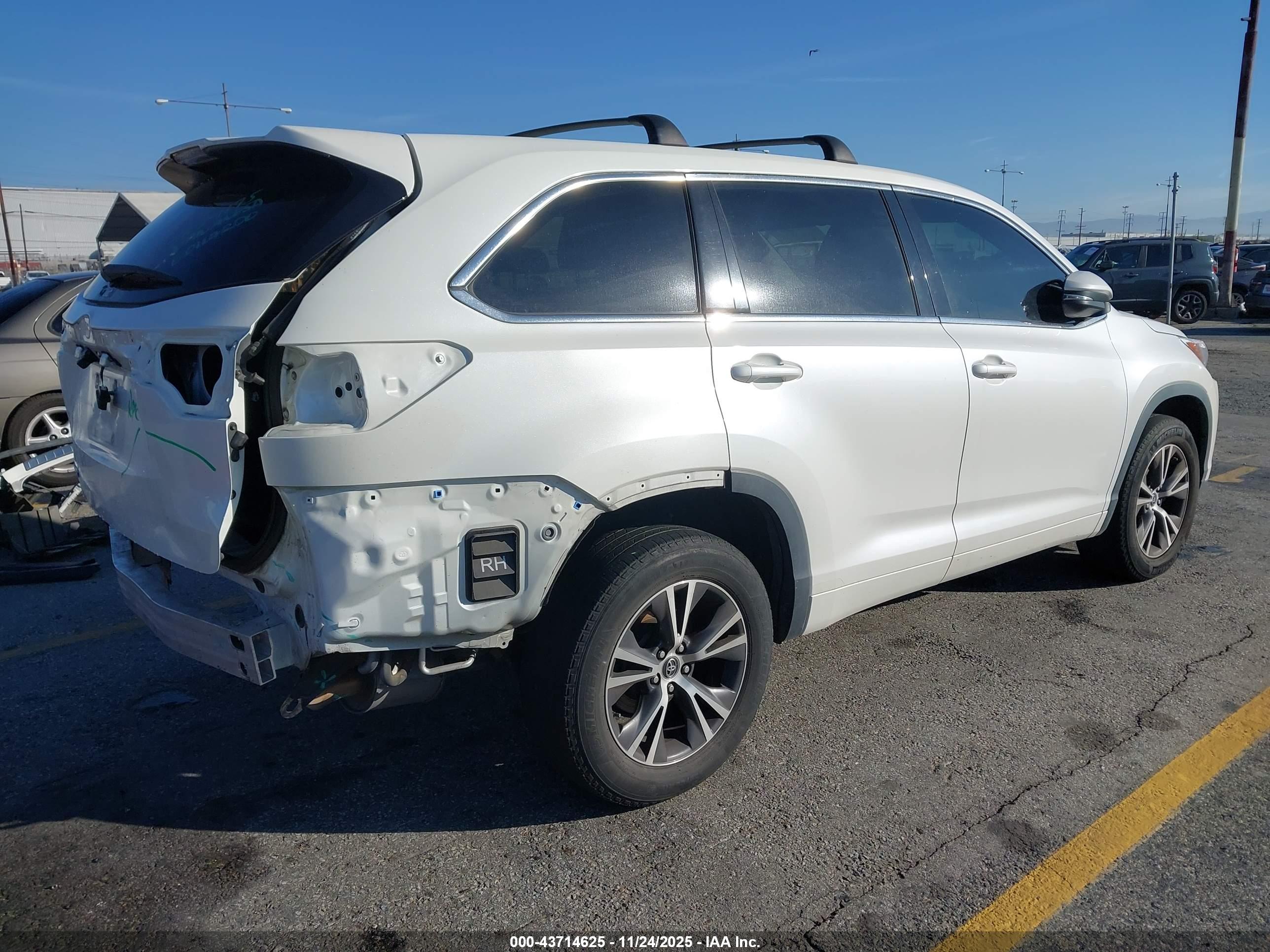TOYOTA HIGHLANDER image 4