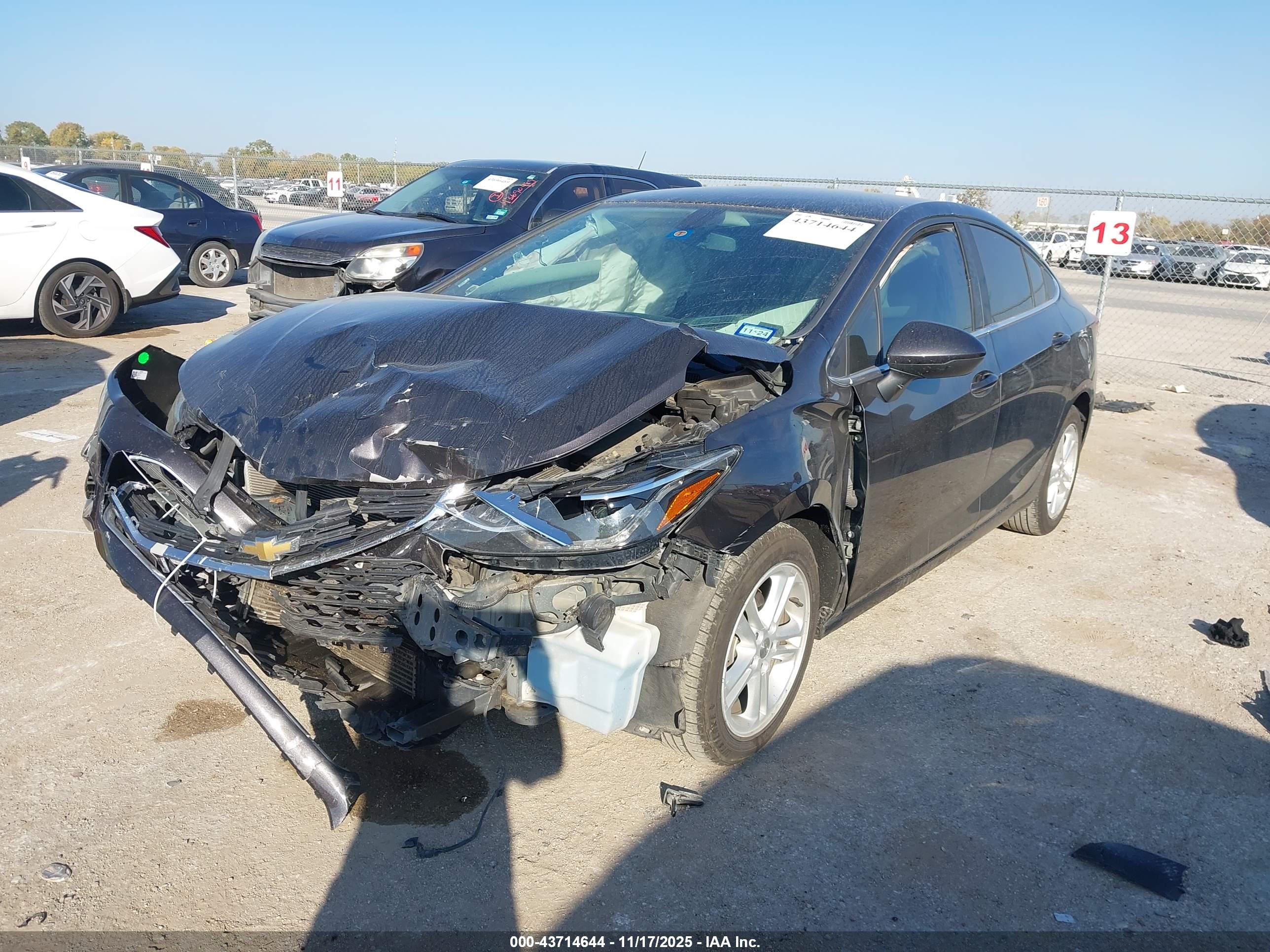 CHEVROLET CRUZE image 2