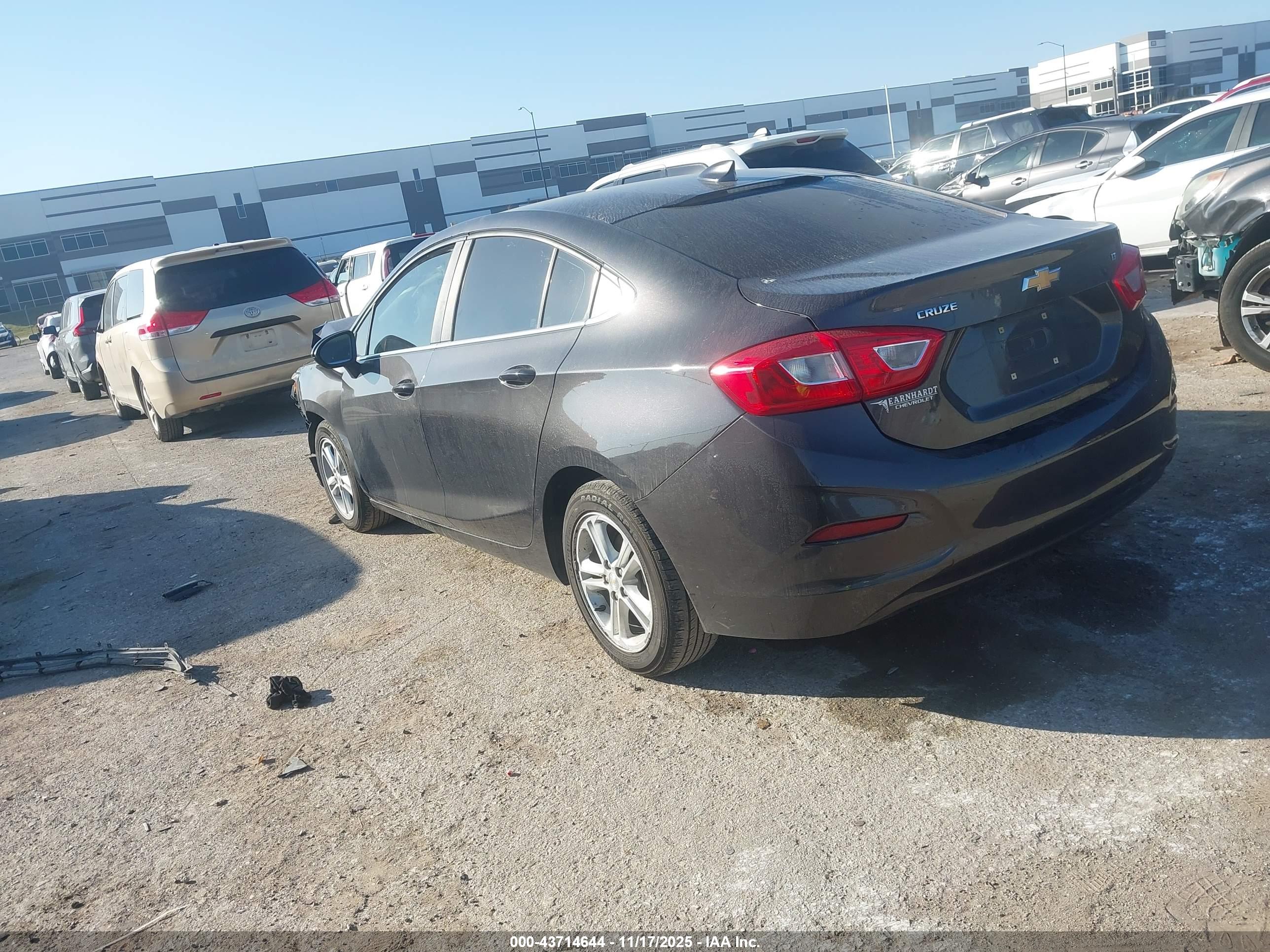 CHEVROLET CRUZE image 3