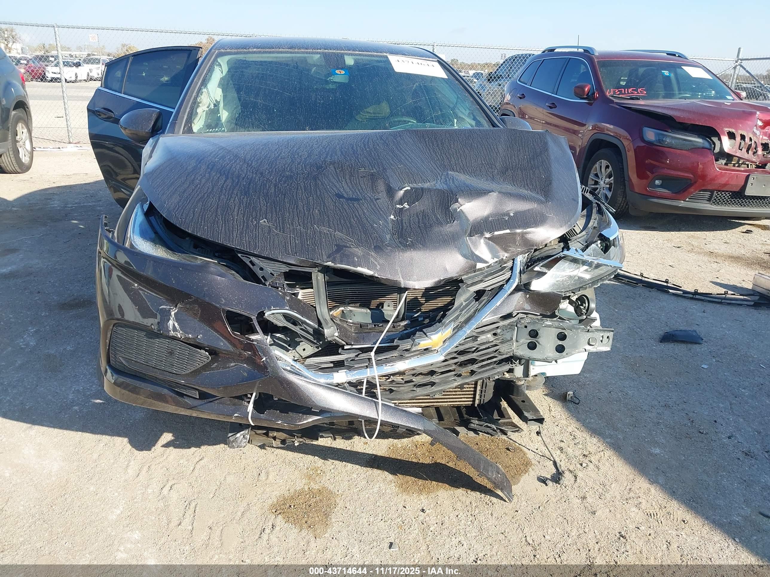 CHEVROLET CRUZE image 6