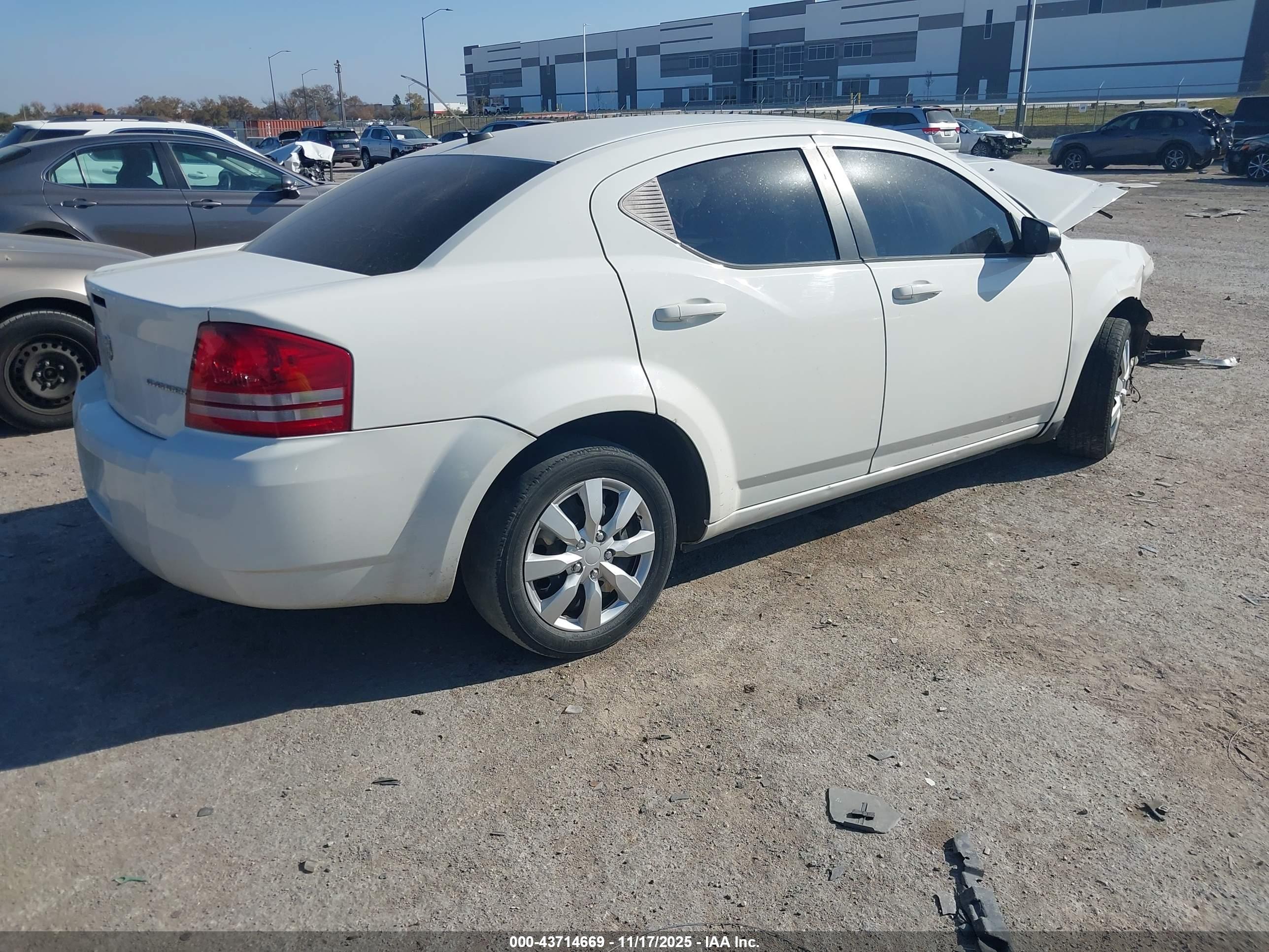 DODGE AVENGER image 4