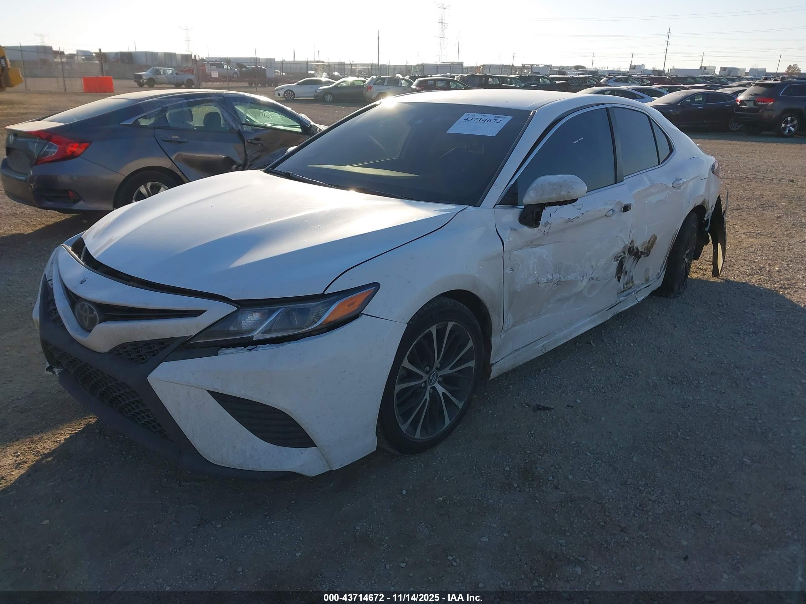 TOYOTA CAMRY image 2