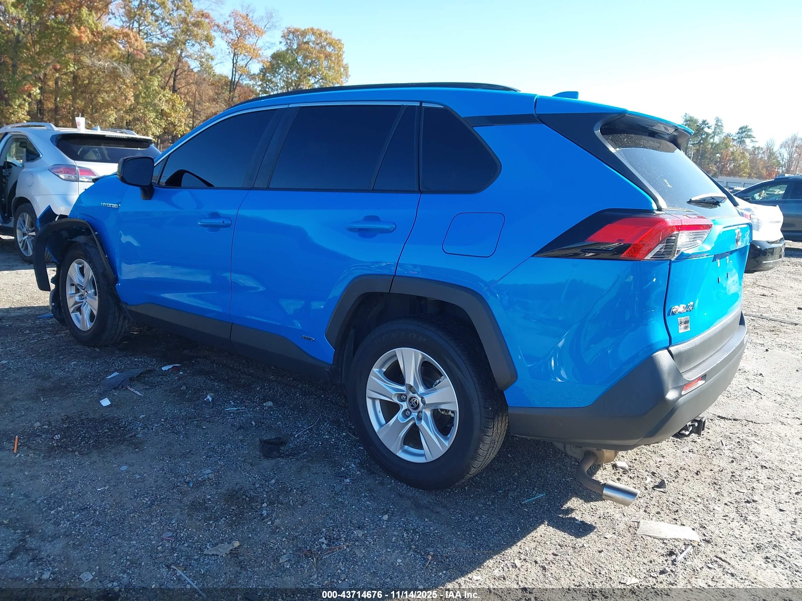 TOYOTA RAV4 image 3