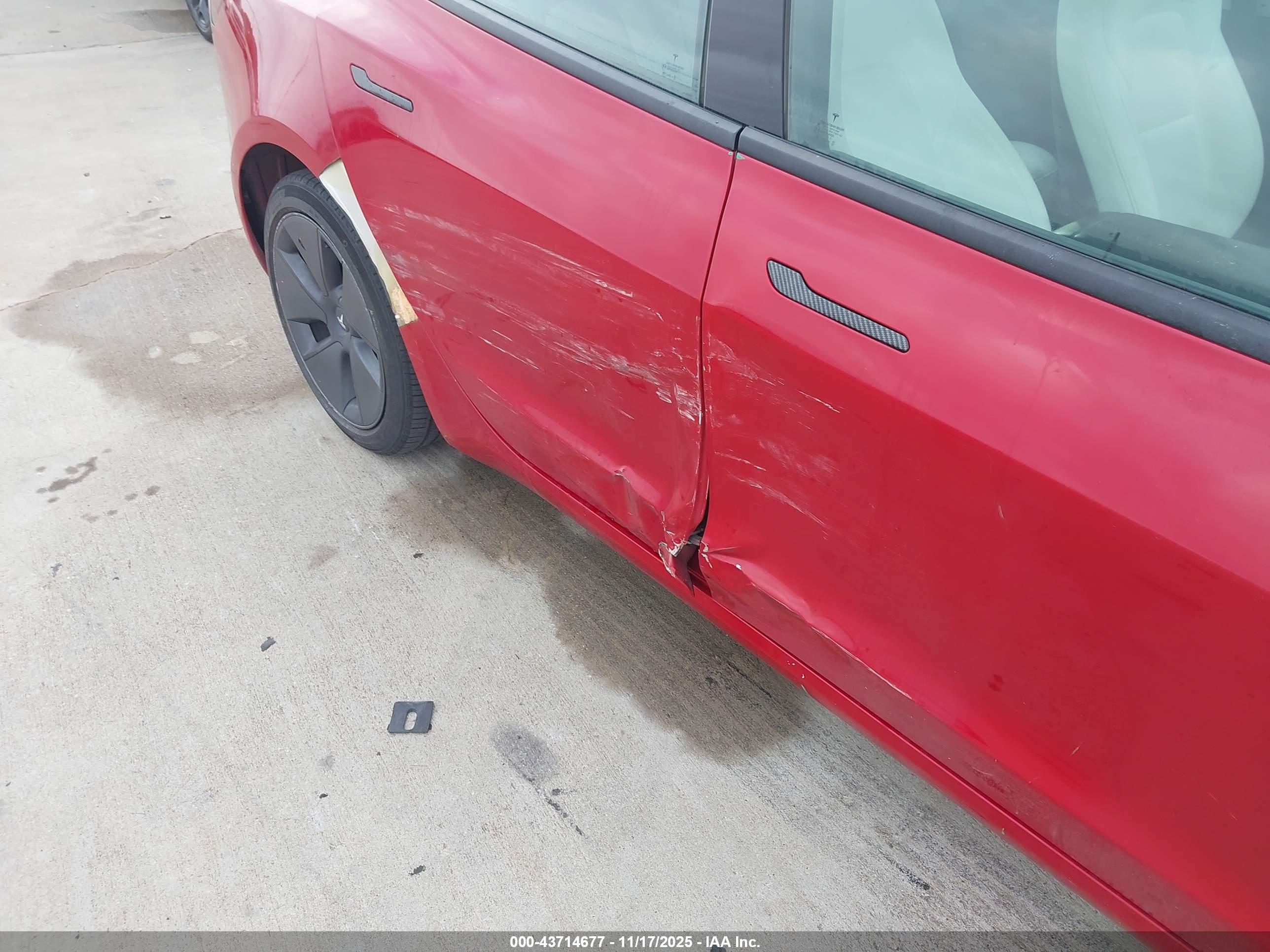 TESLA MODEL image 6
