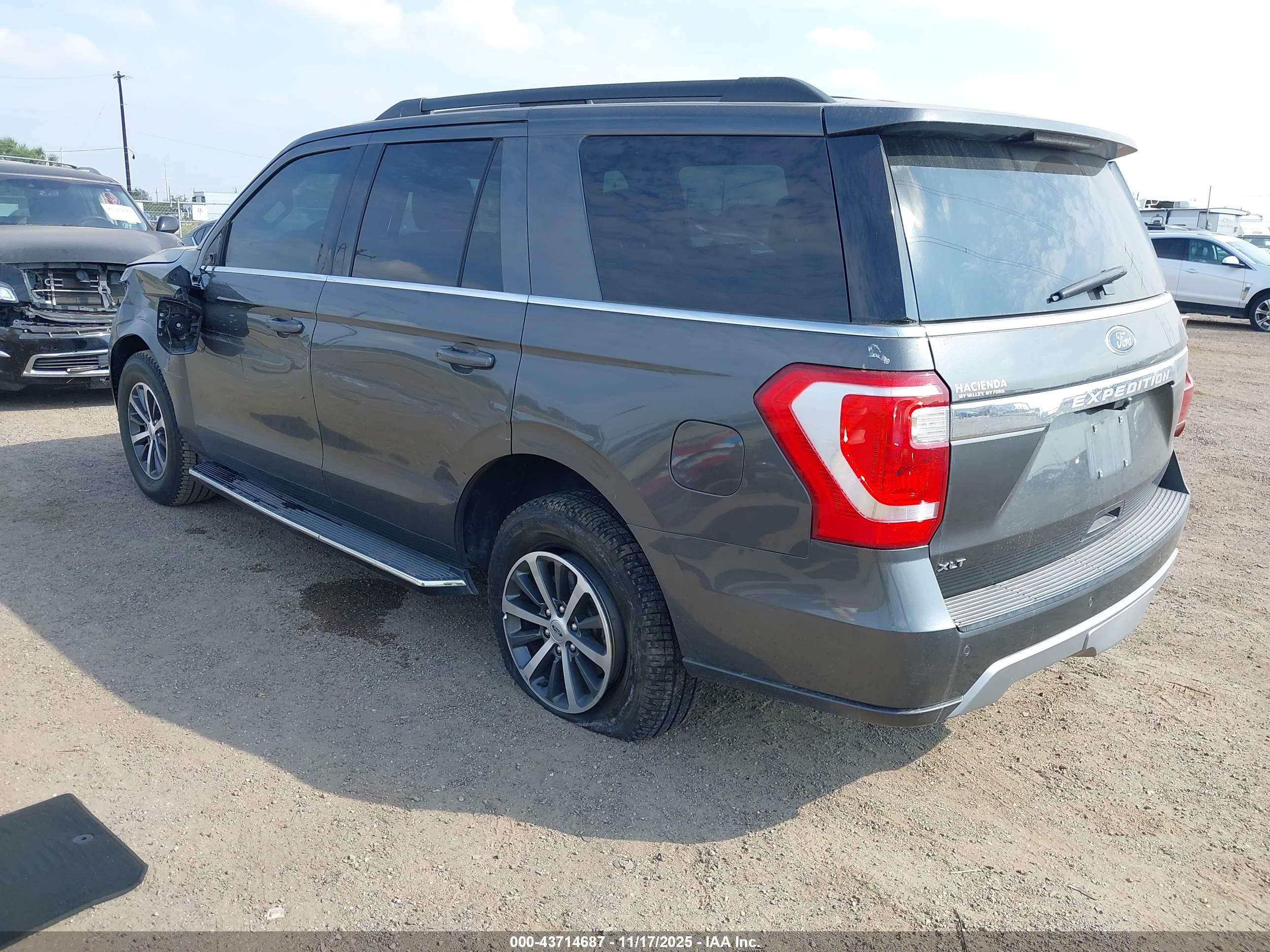 FORD EXPEDITION image 3