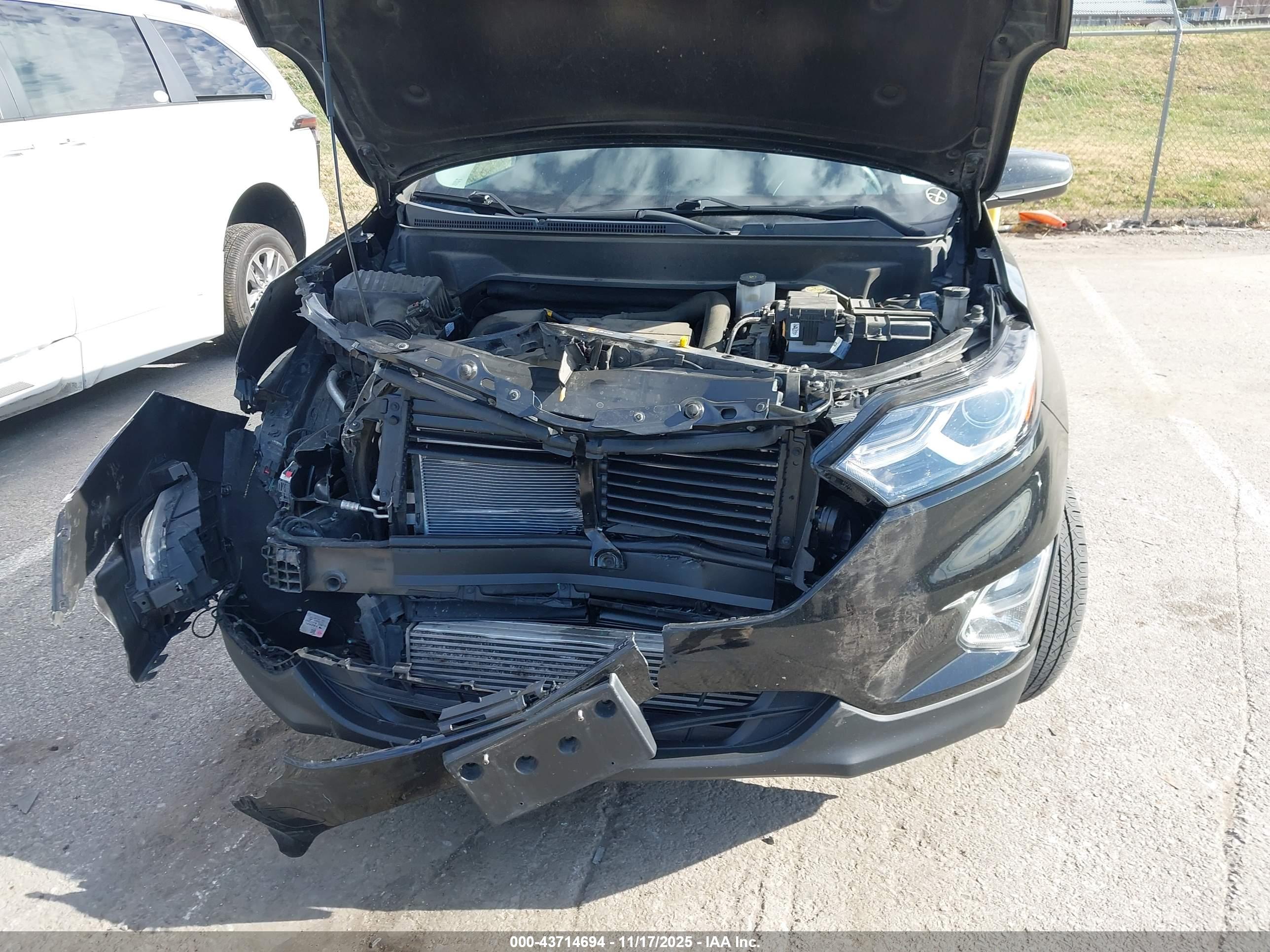 CHEVROLET EQUINOX image 10