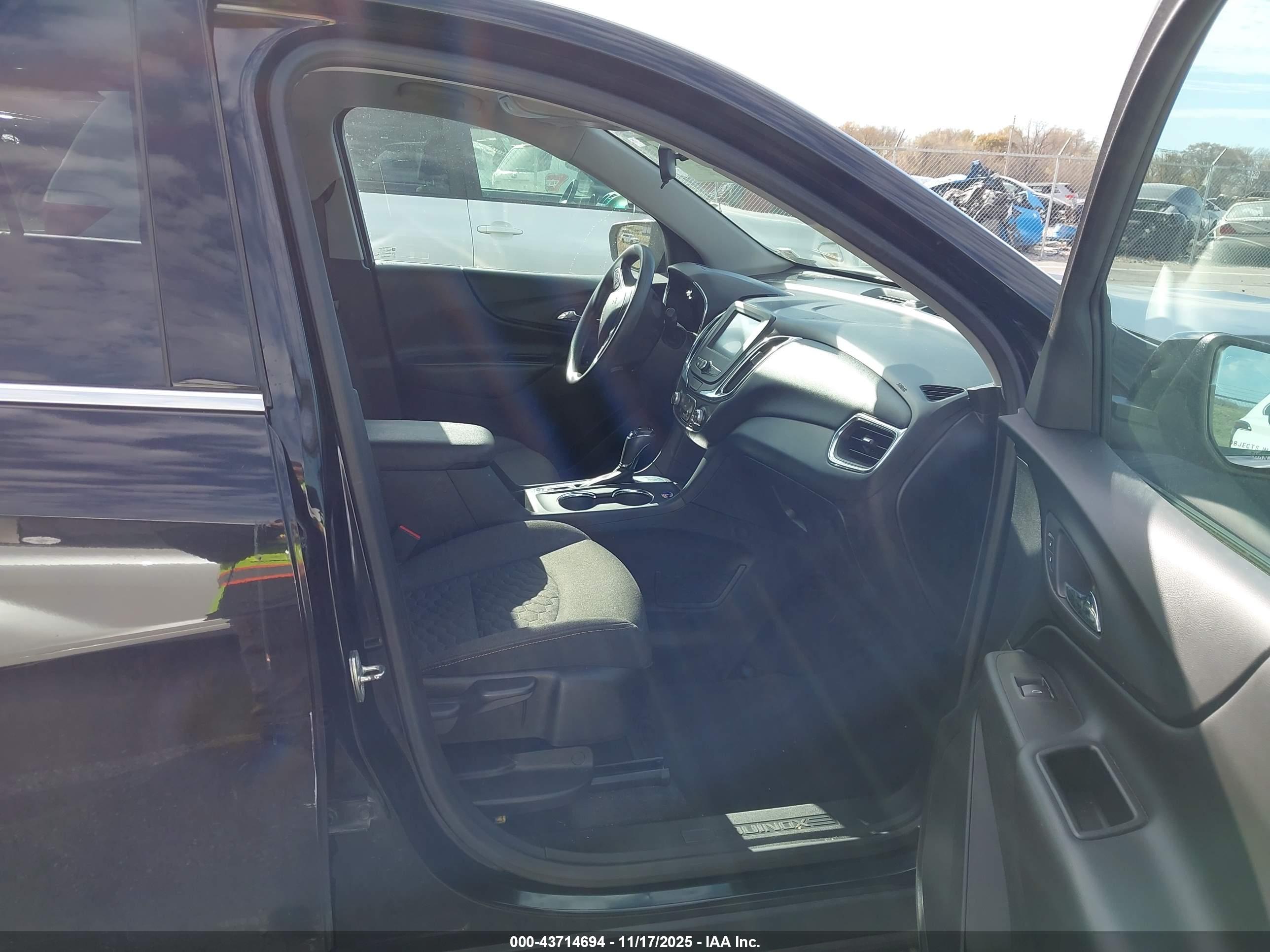 CHEVROLET EQUINOX image 5