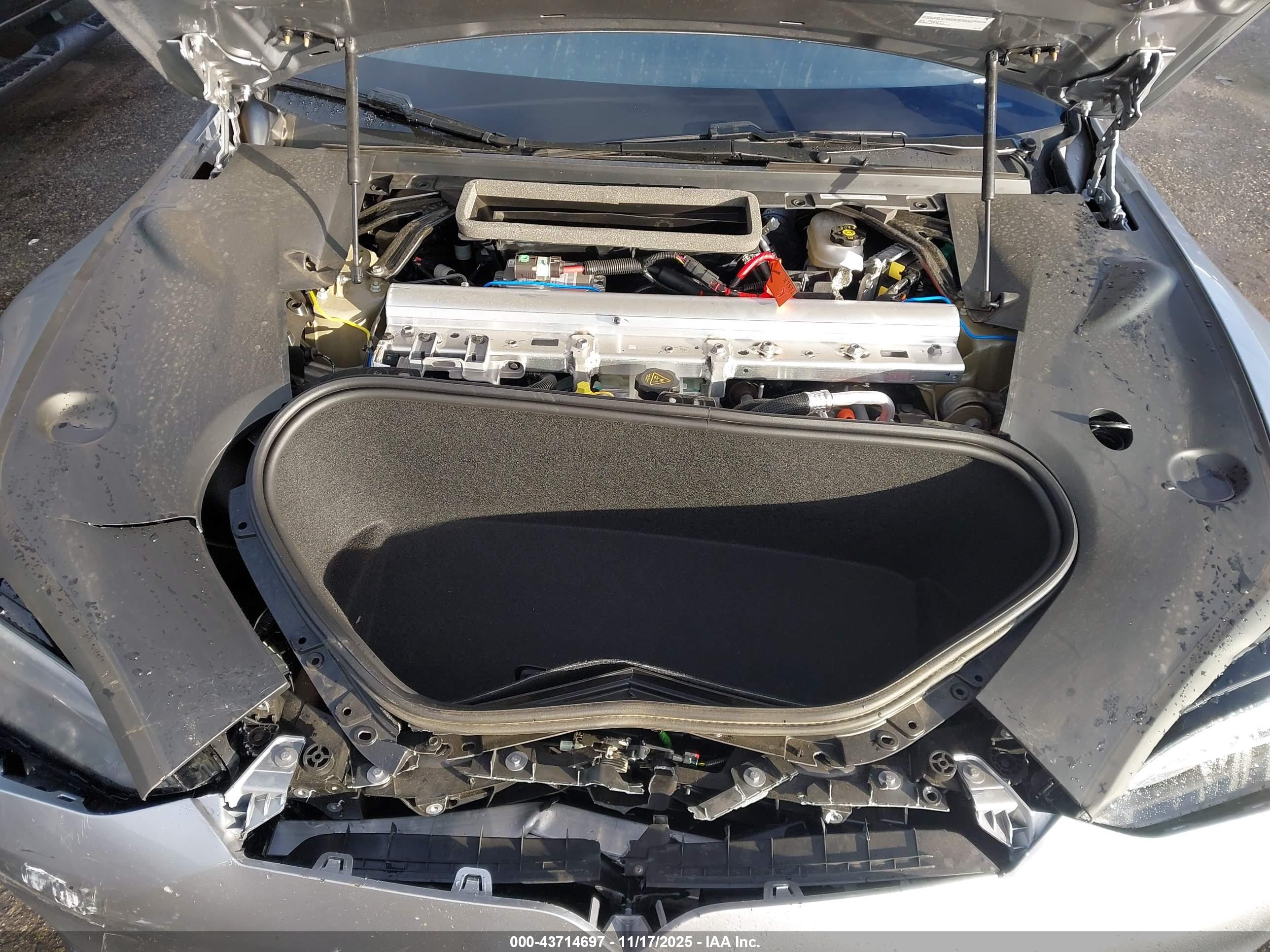 TESLA MODEL image 10