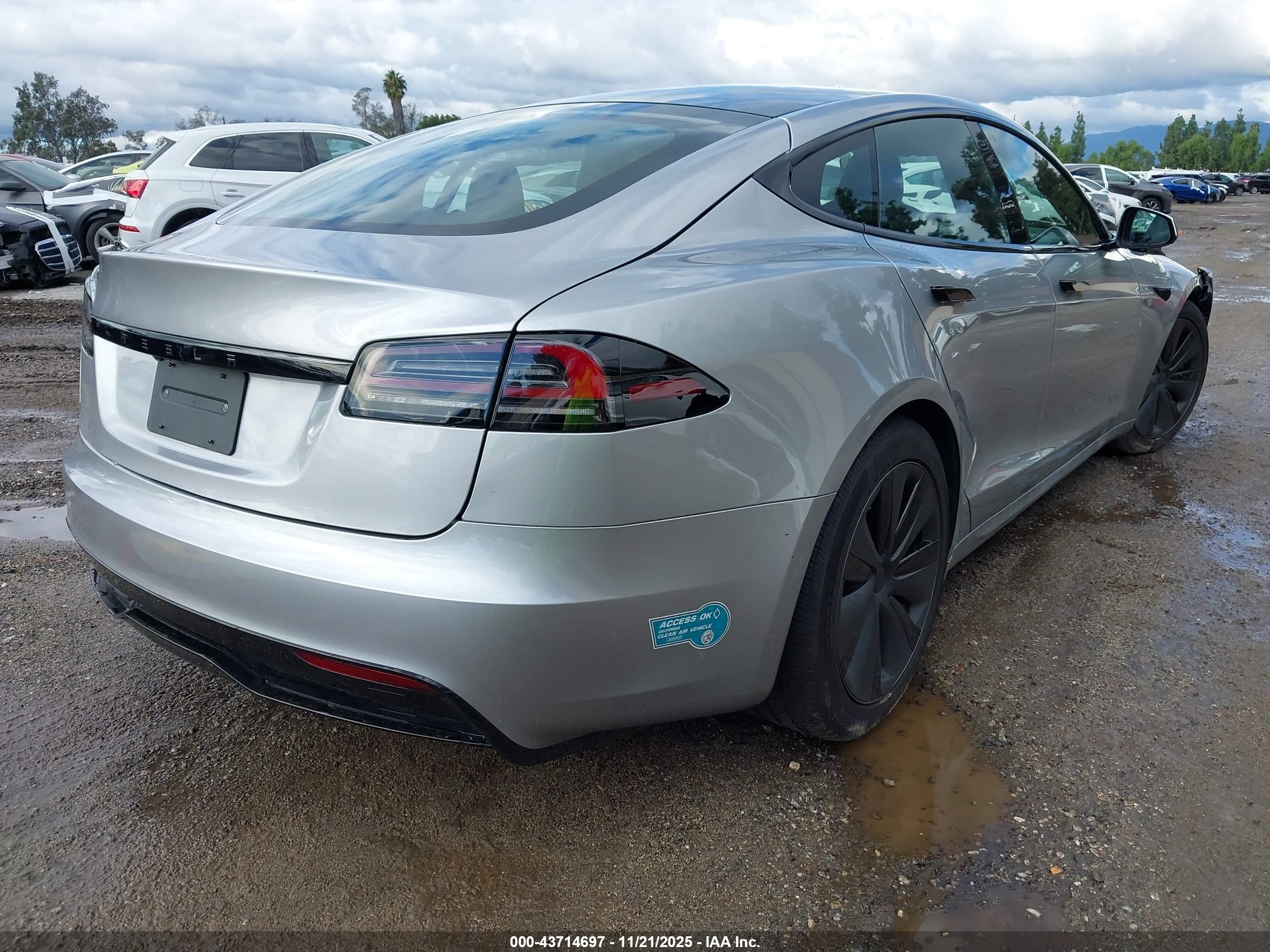 TESLA MODEL image 4