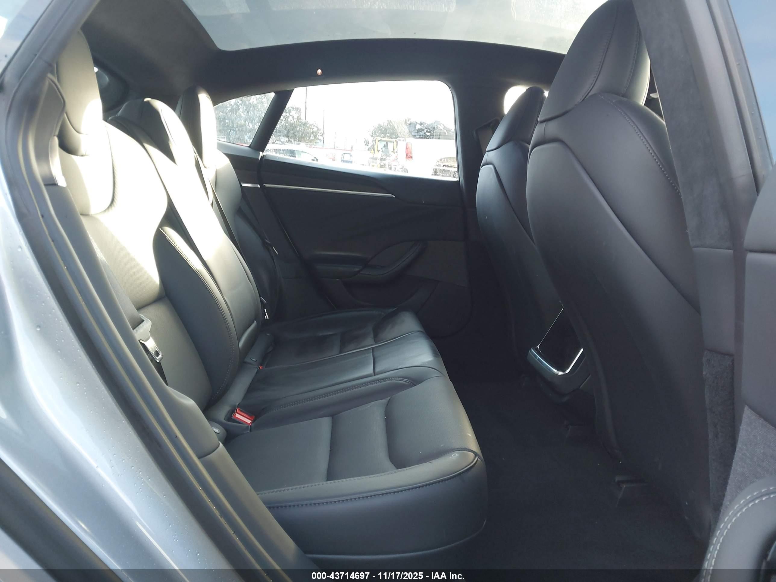 TESLA MODEL image 8