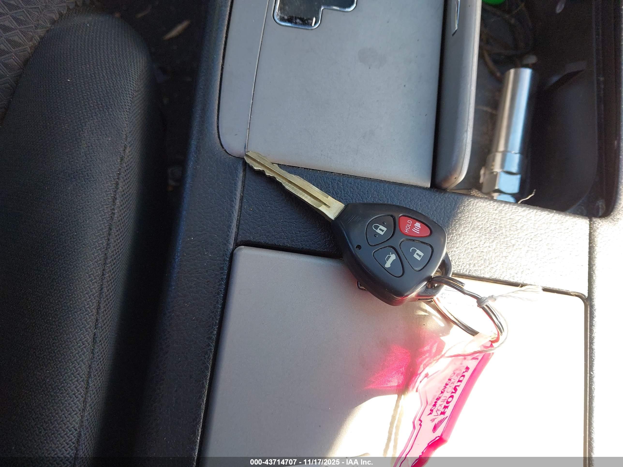 TOYOTA CAMRY image 11