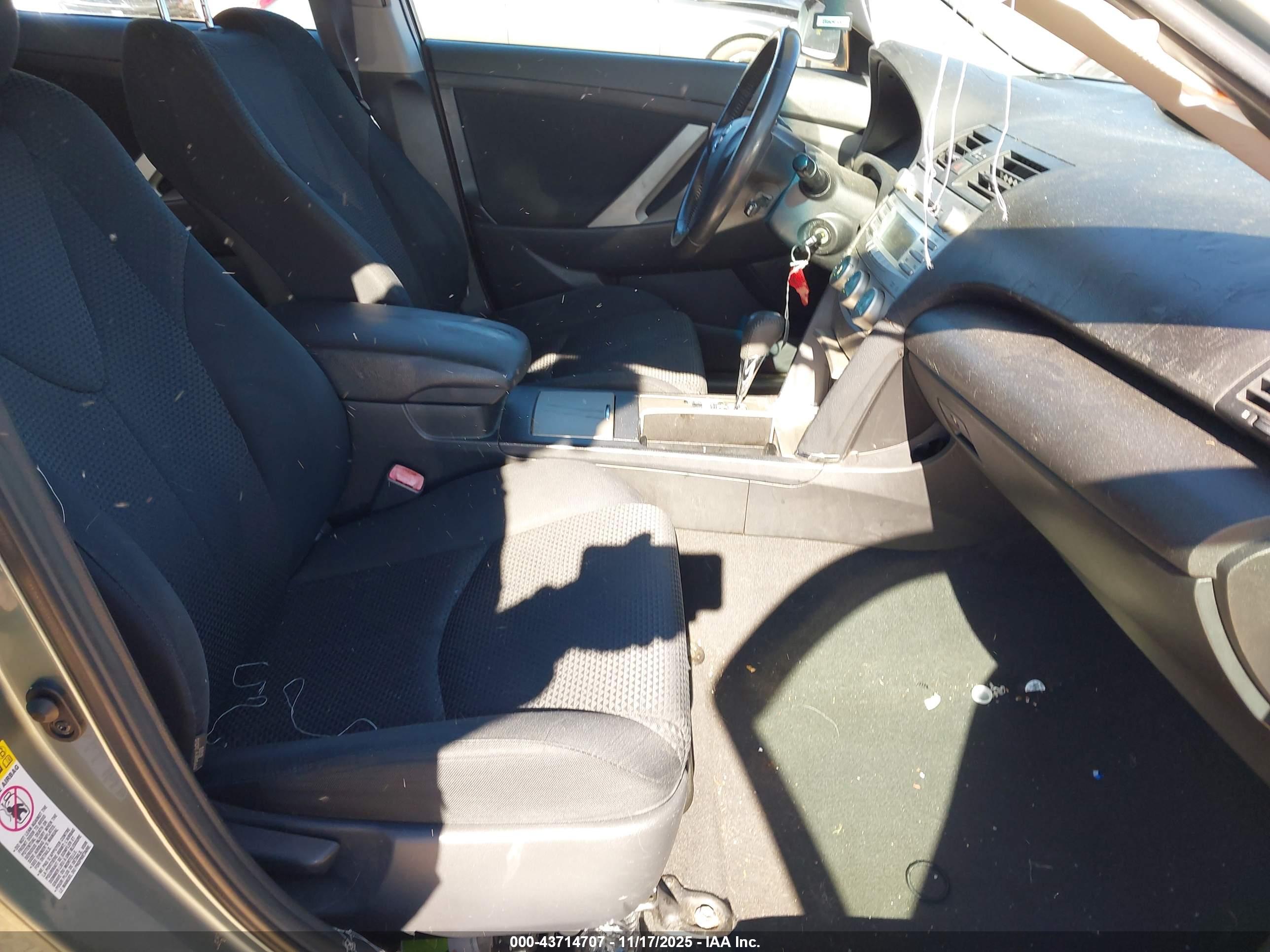 TOYOTA CAMRY image 5