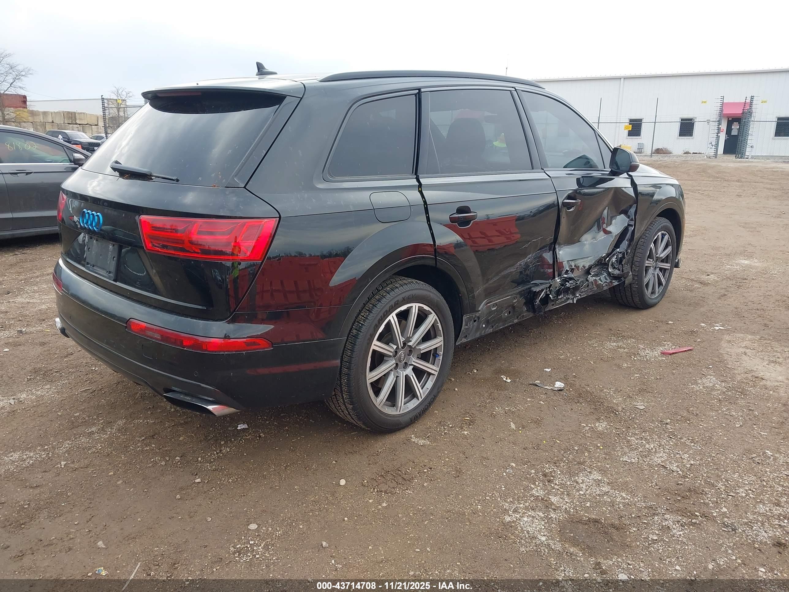AUDI Q7 image 4