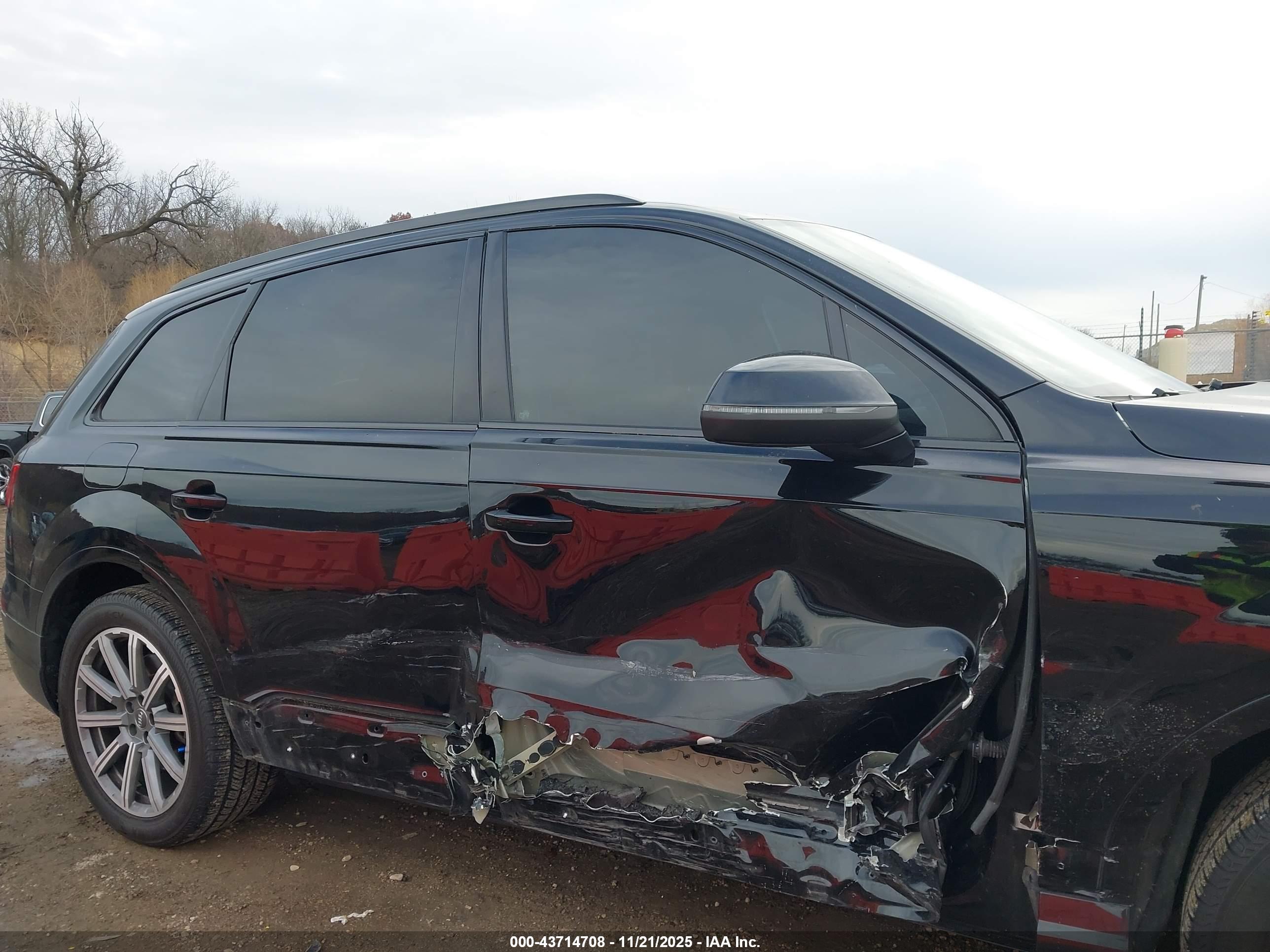 AUDI Q7 image 6