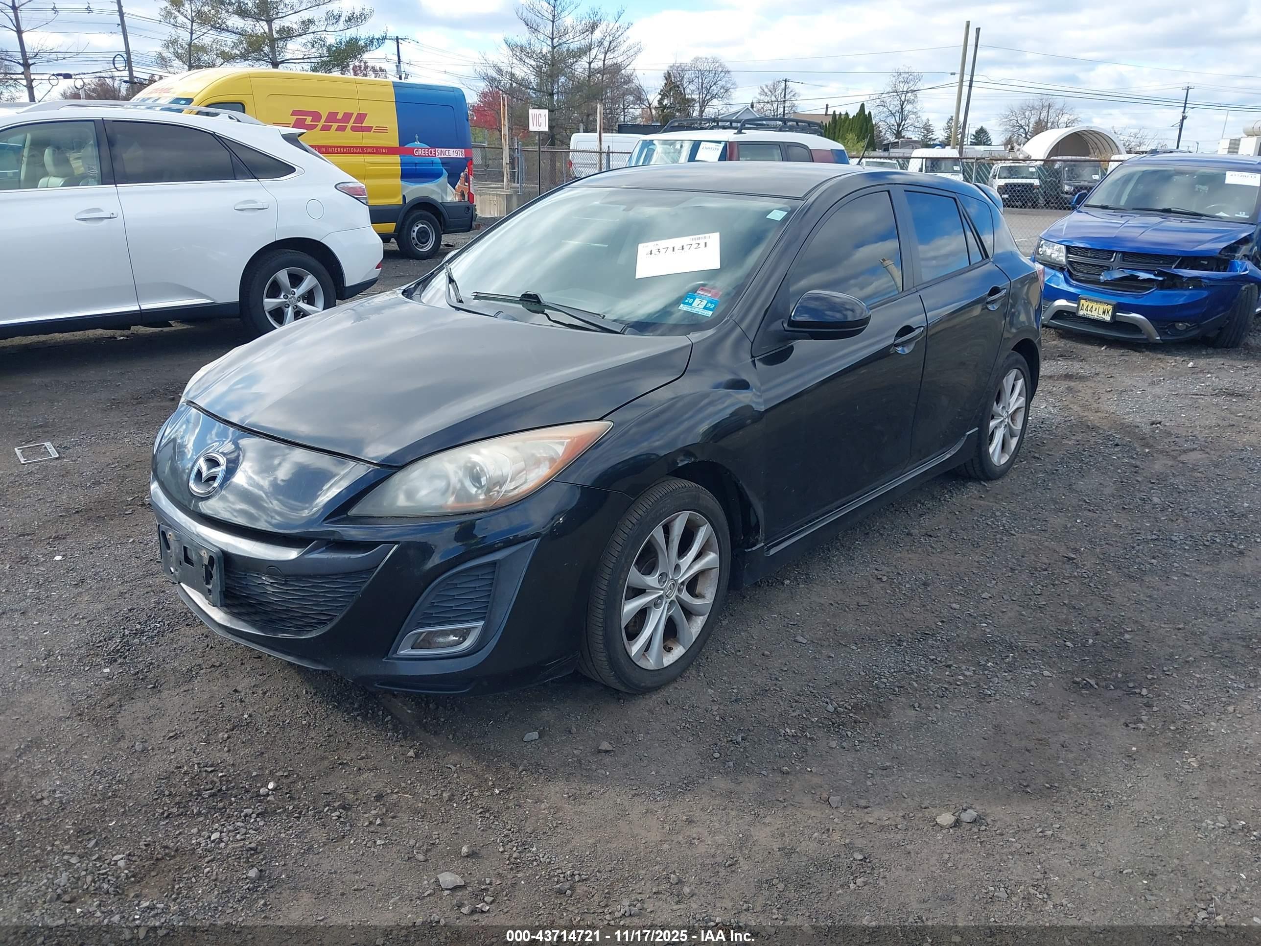 MAZDA MAZDA3 image 2