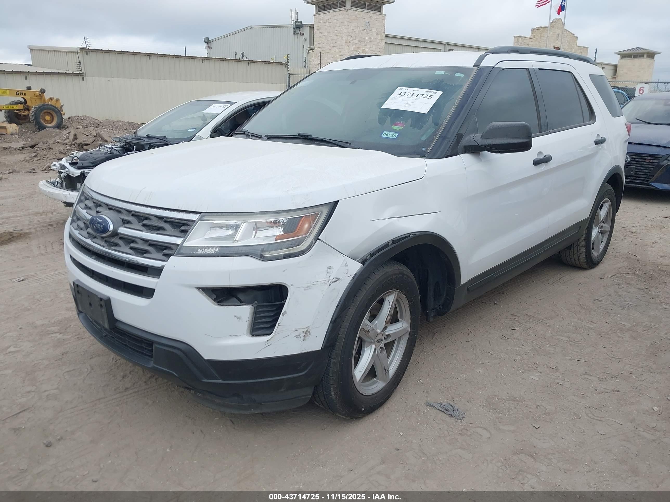 FORD EXPLORER image 2