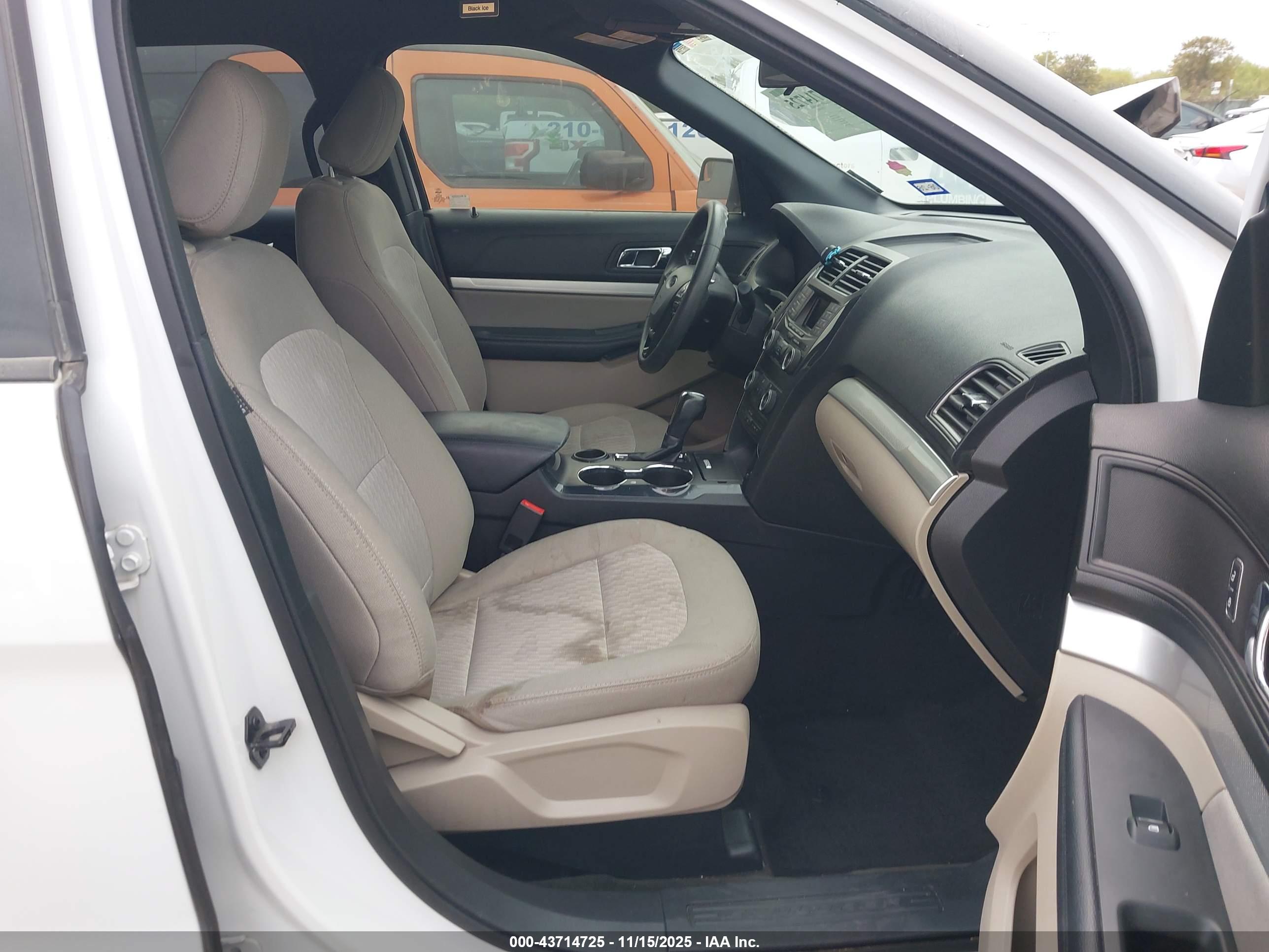 FORD EXPLORER image 5