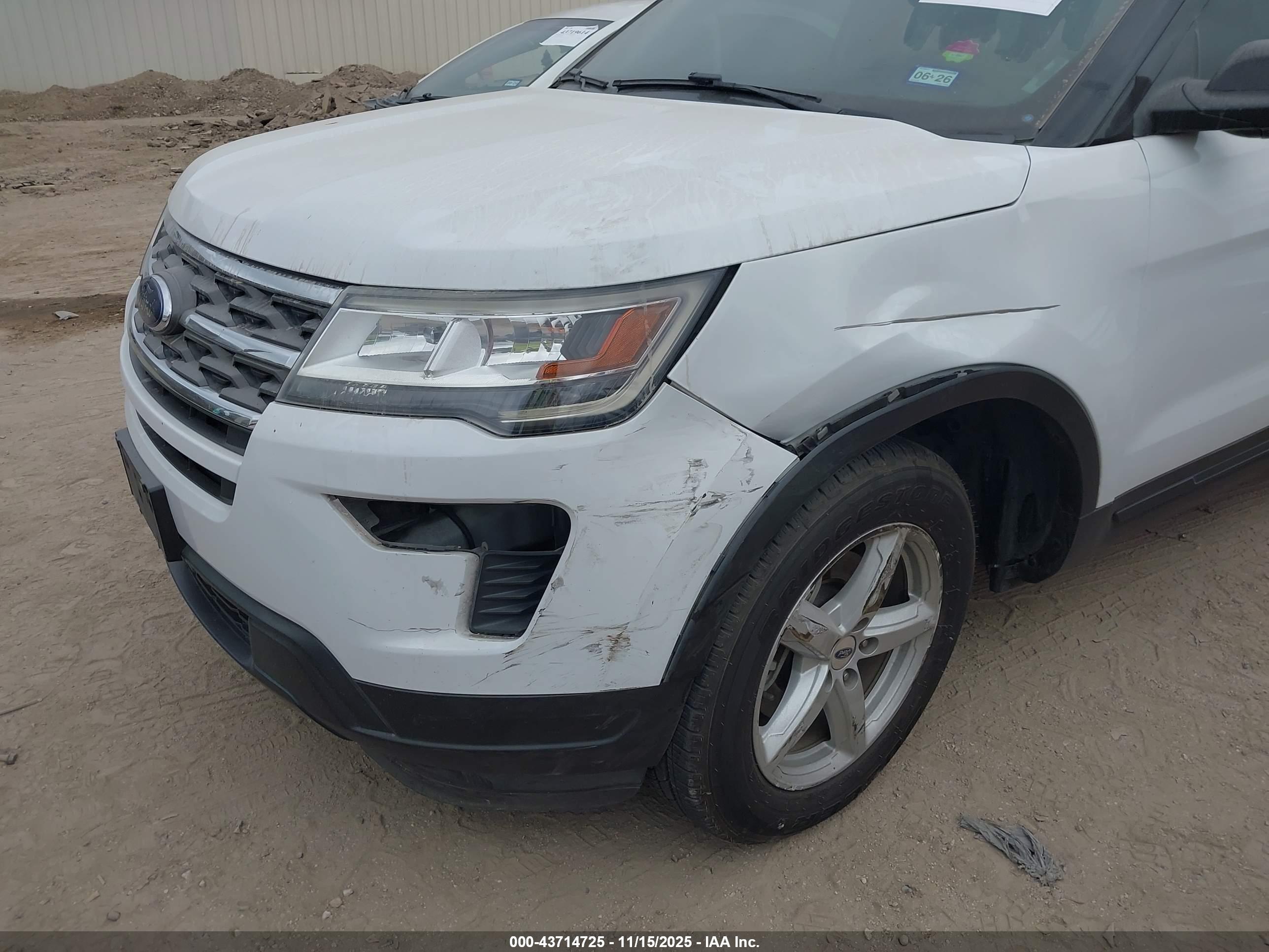 FORD EXPLORER image 6