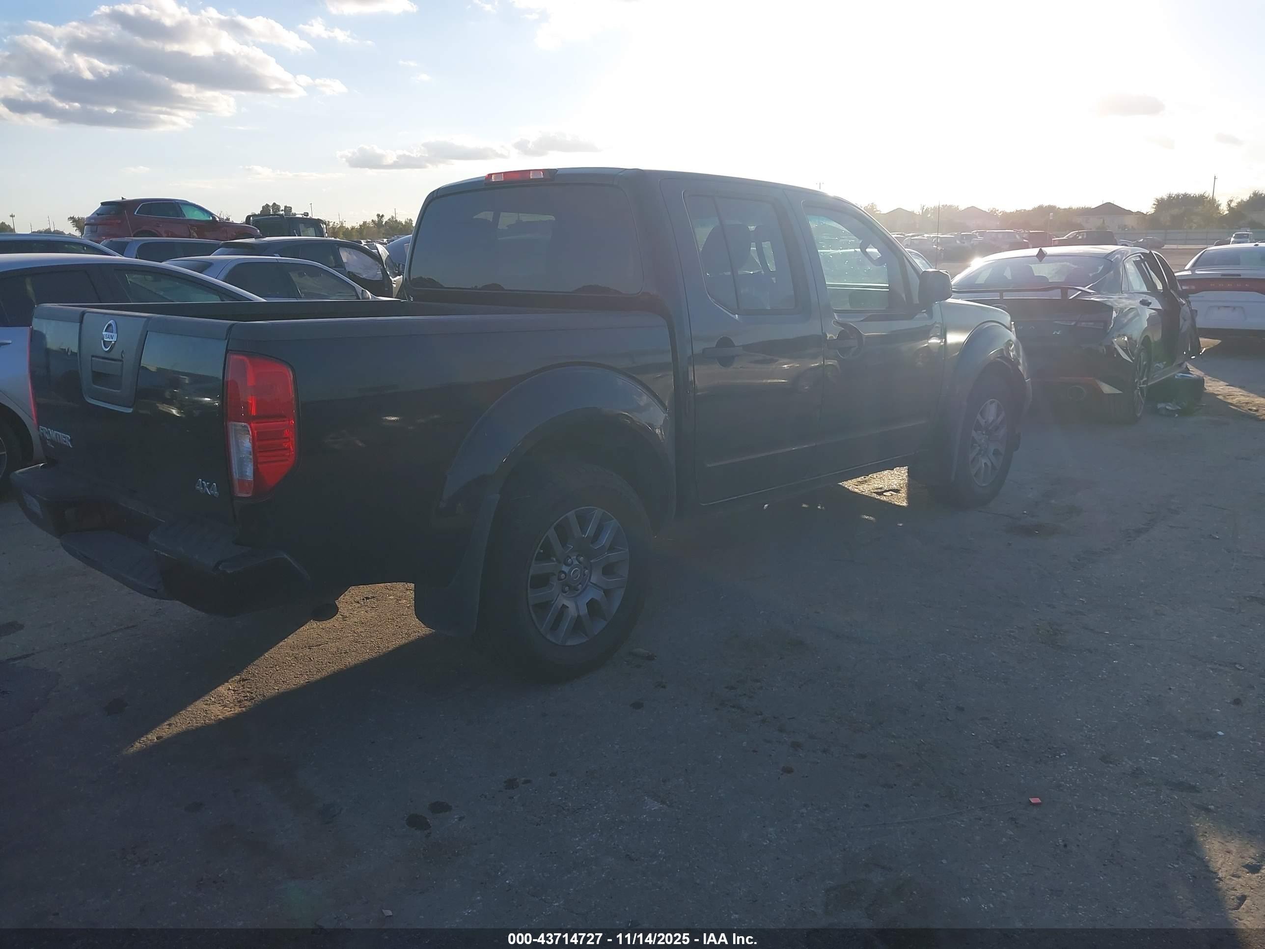 NISSAN FRONTIER image 4