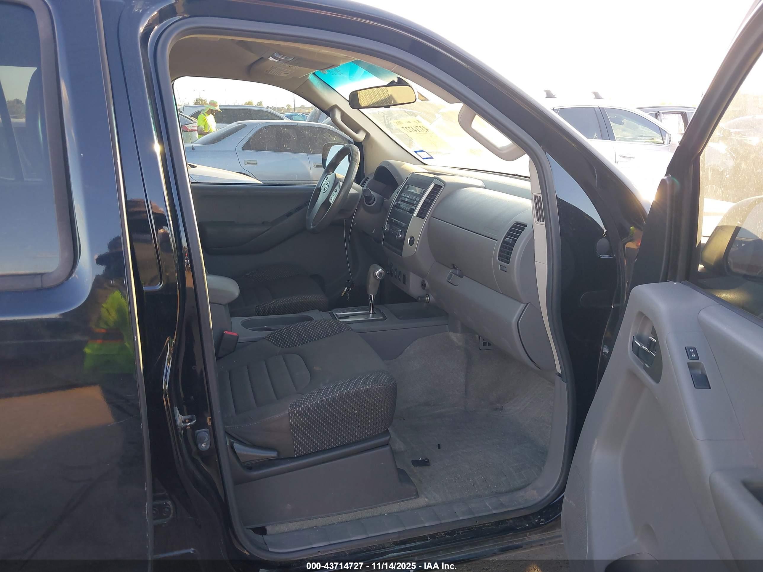 NISSAN FRONTIER image 5