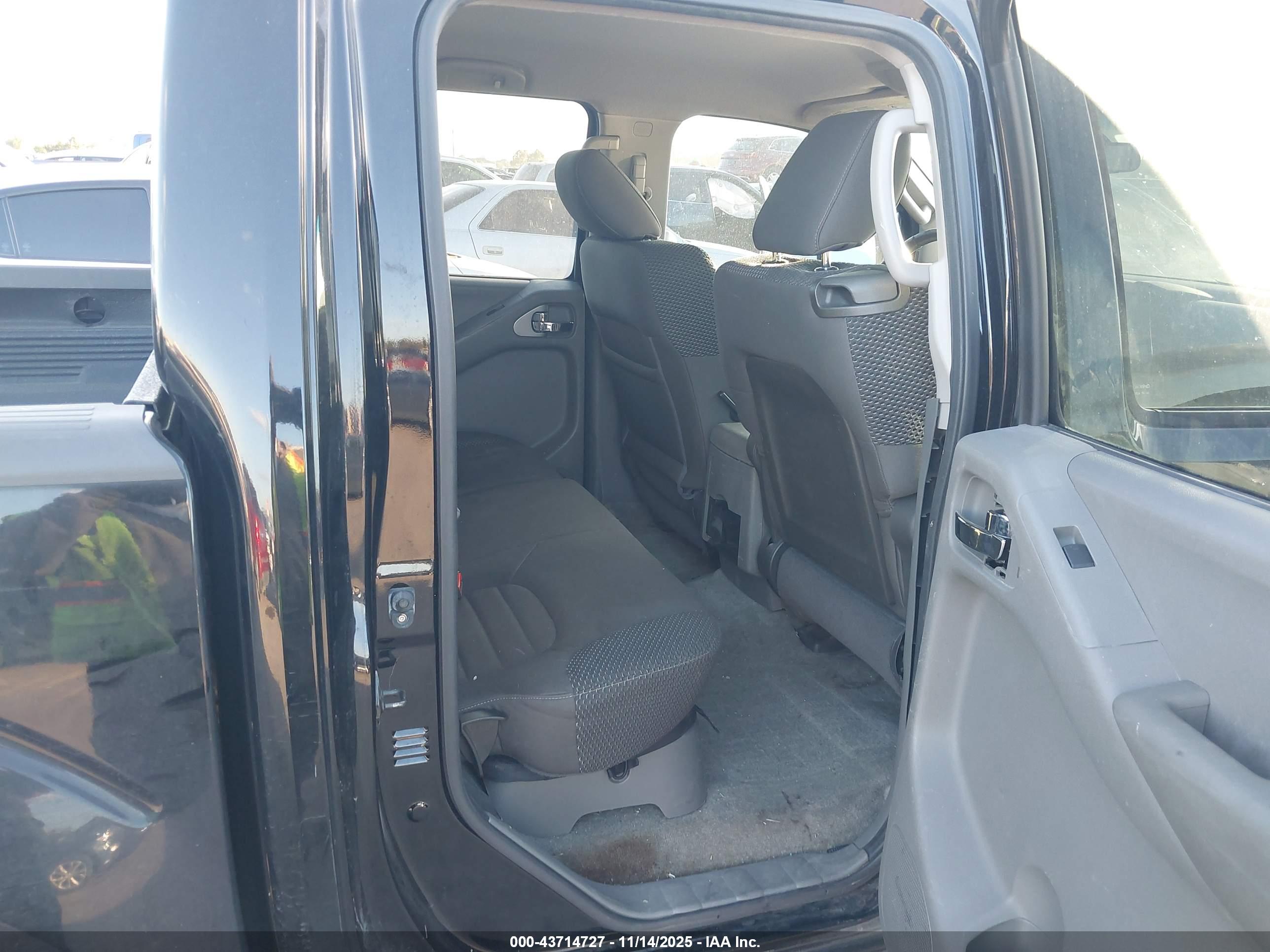 NISSAN FRONTIER image 8