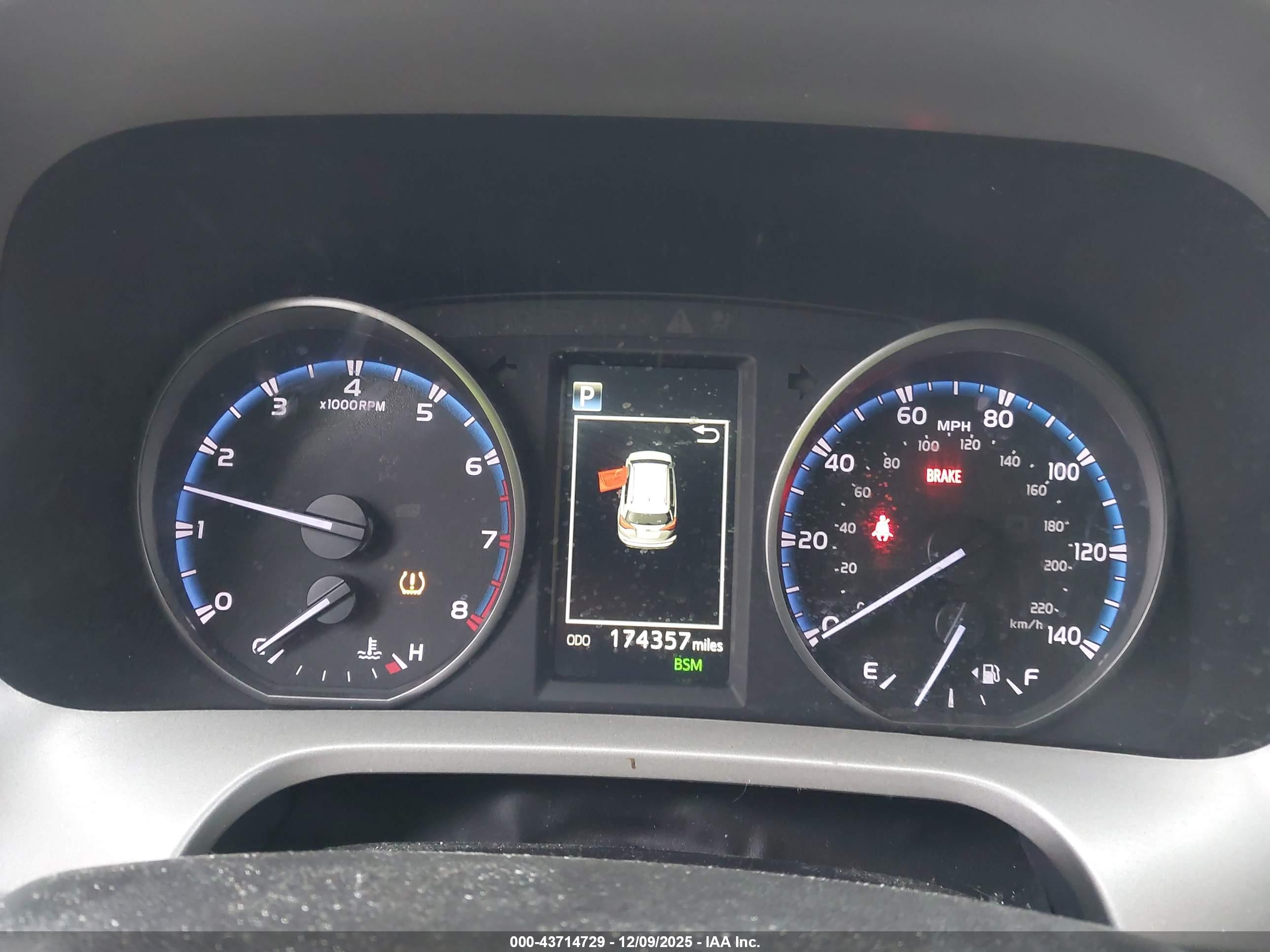 TOYOTA RAV4 image 7
