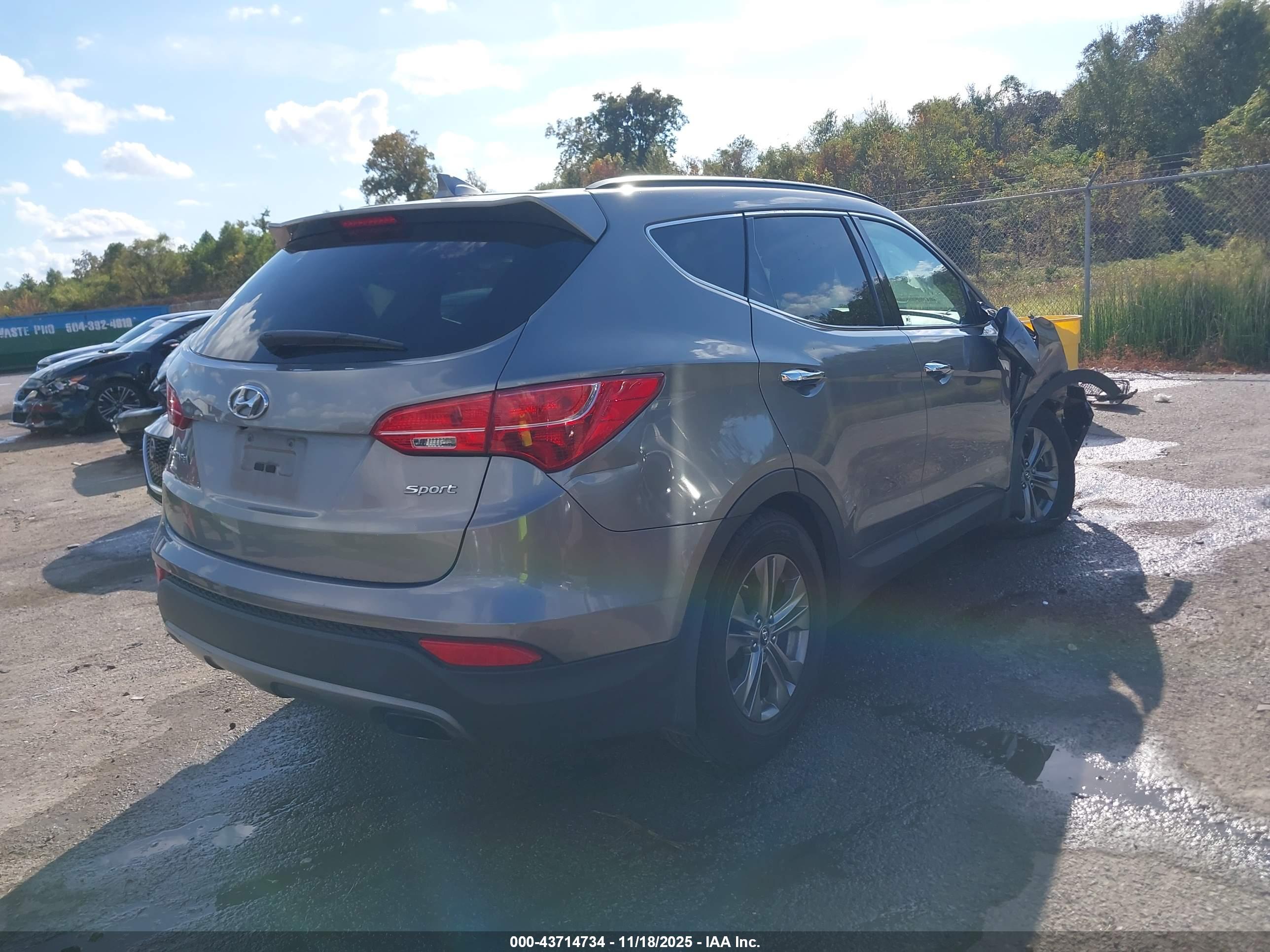 HYUNDAI SANTA image 4