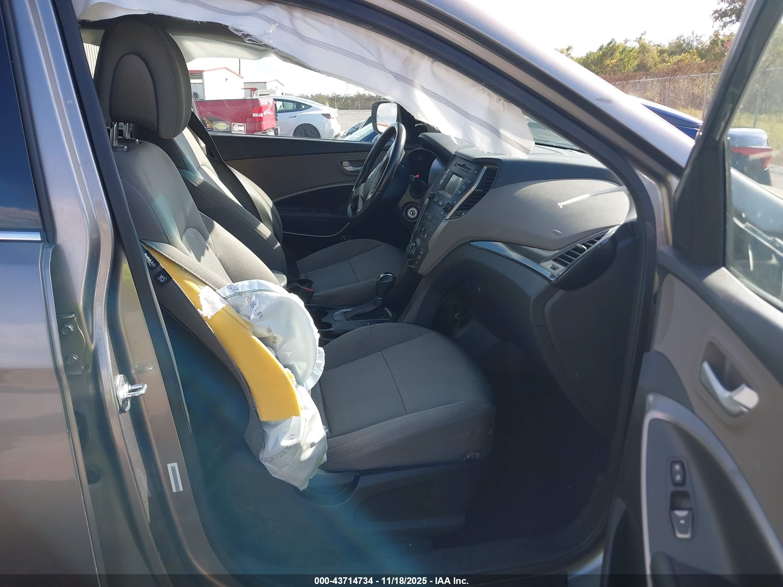 HYUNDAI SANTA image 5