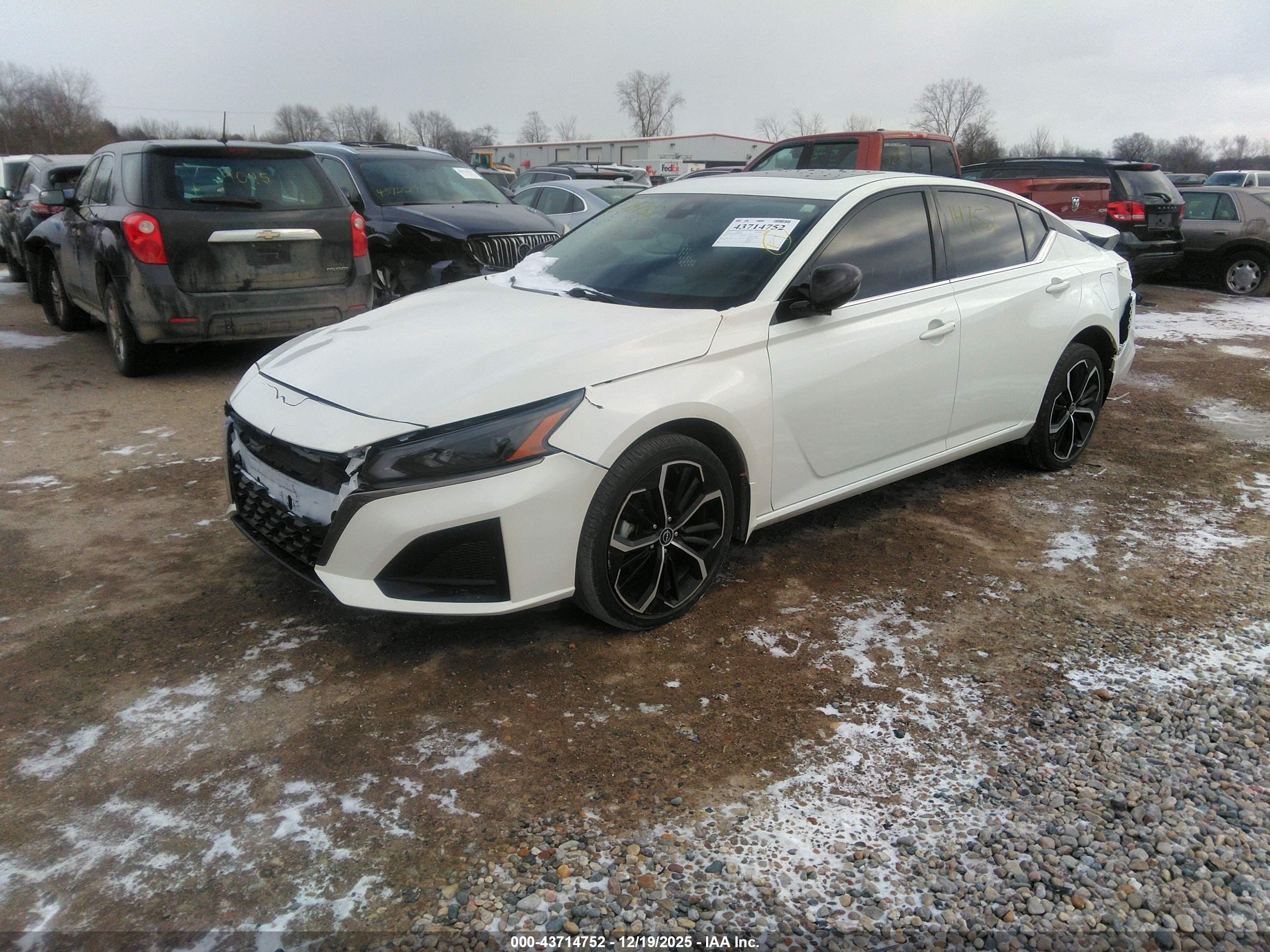 NISSAN ALTIMA image 2