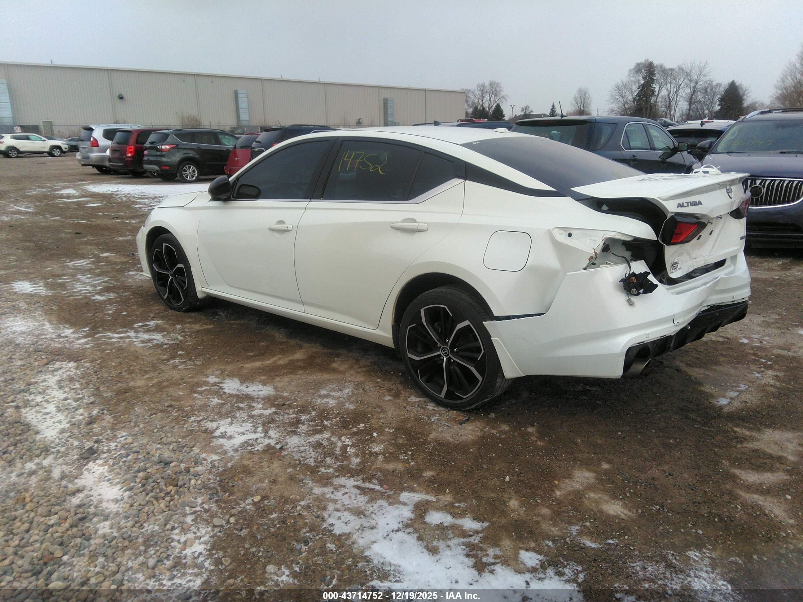 NISSAN ALTIMA image 3
