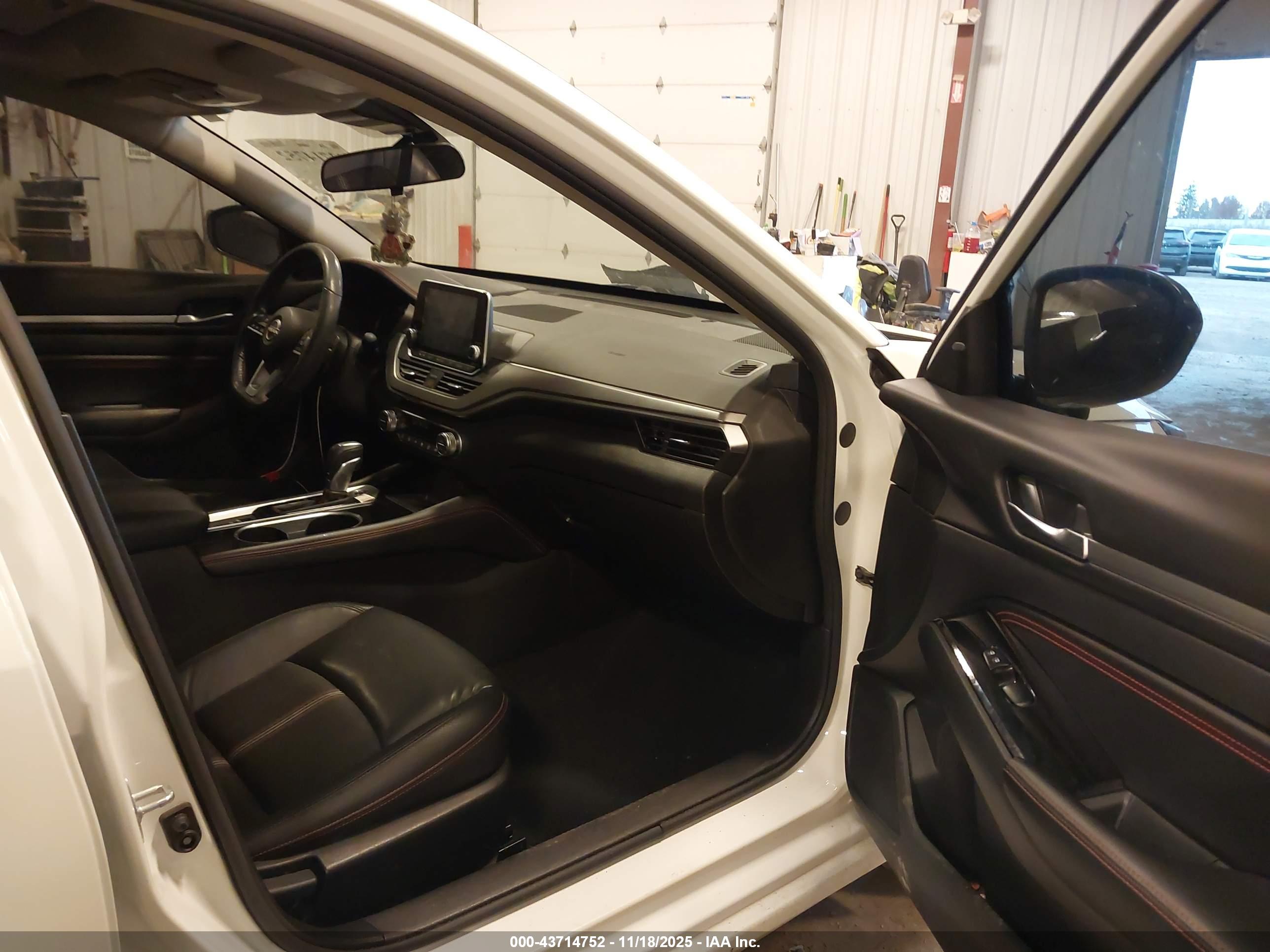 NISSAN ALTIMA image 5