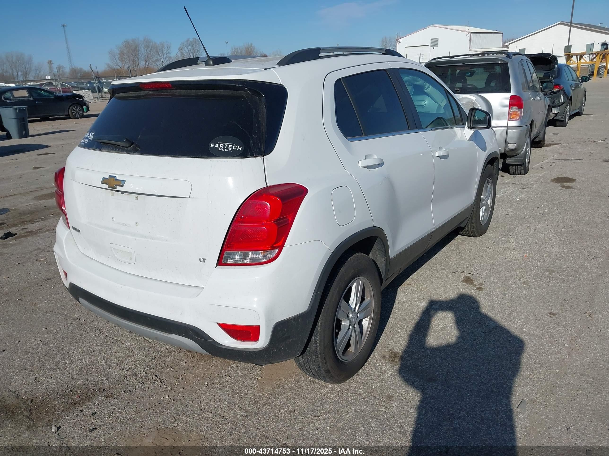 CHEVROLET TRAX image 4