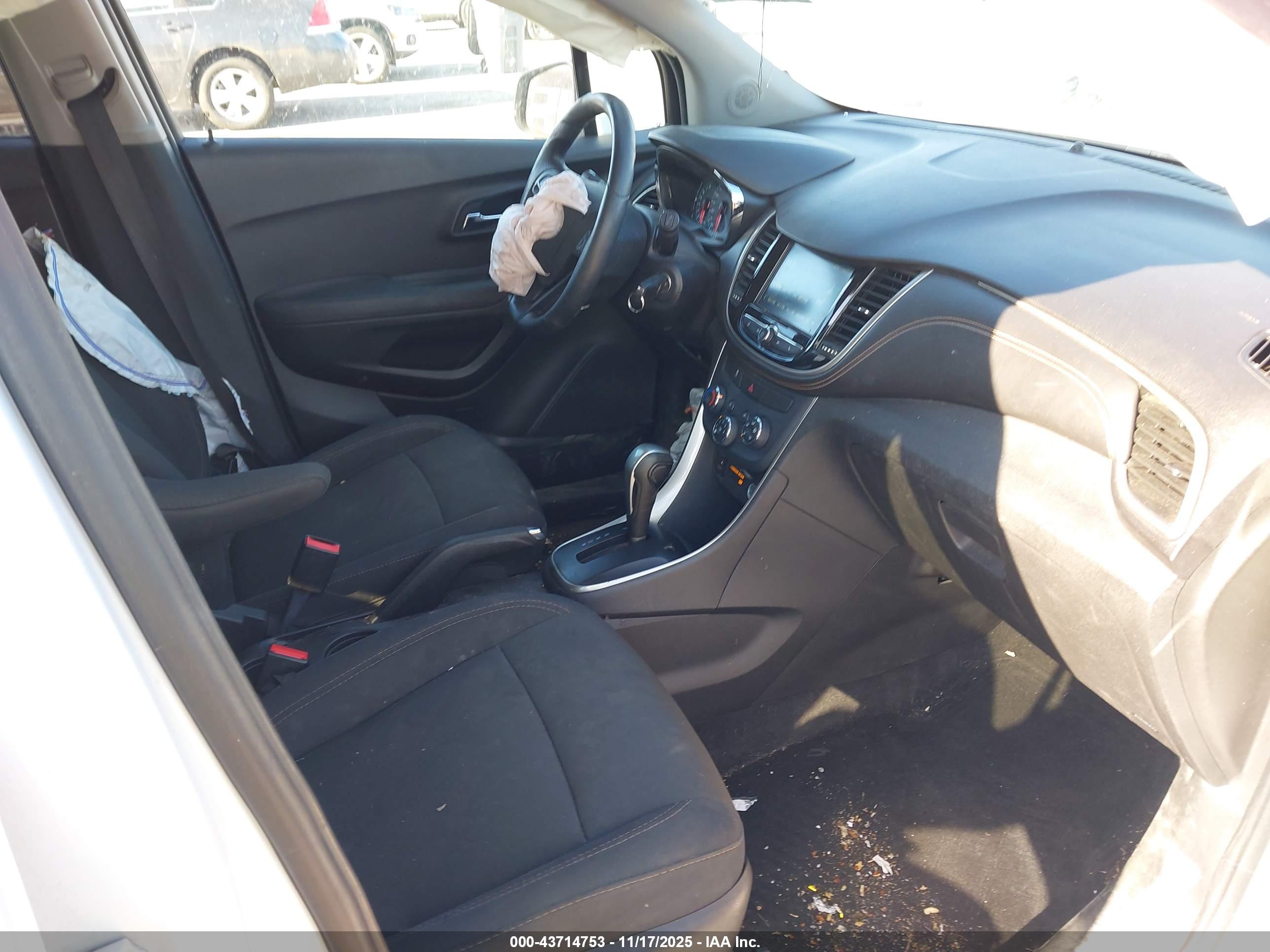 CHEVROLET TRAX image 5