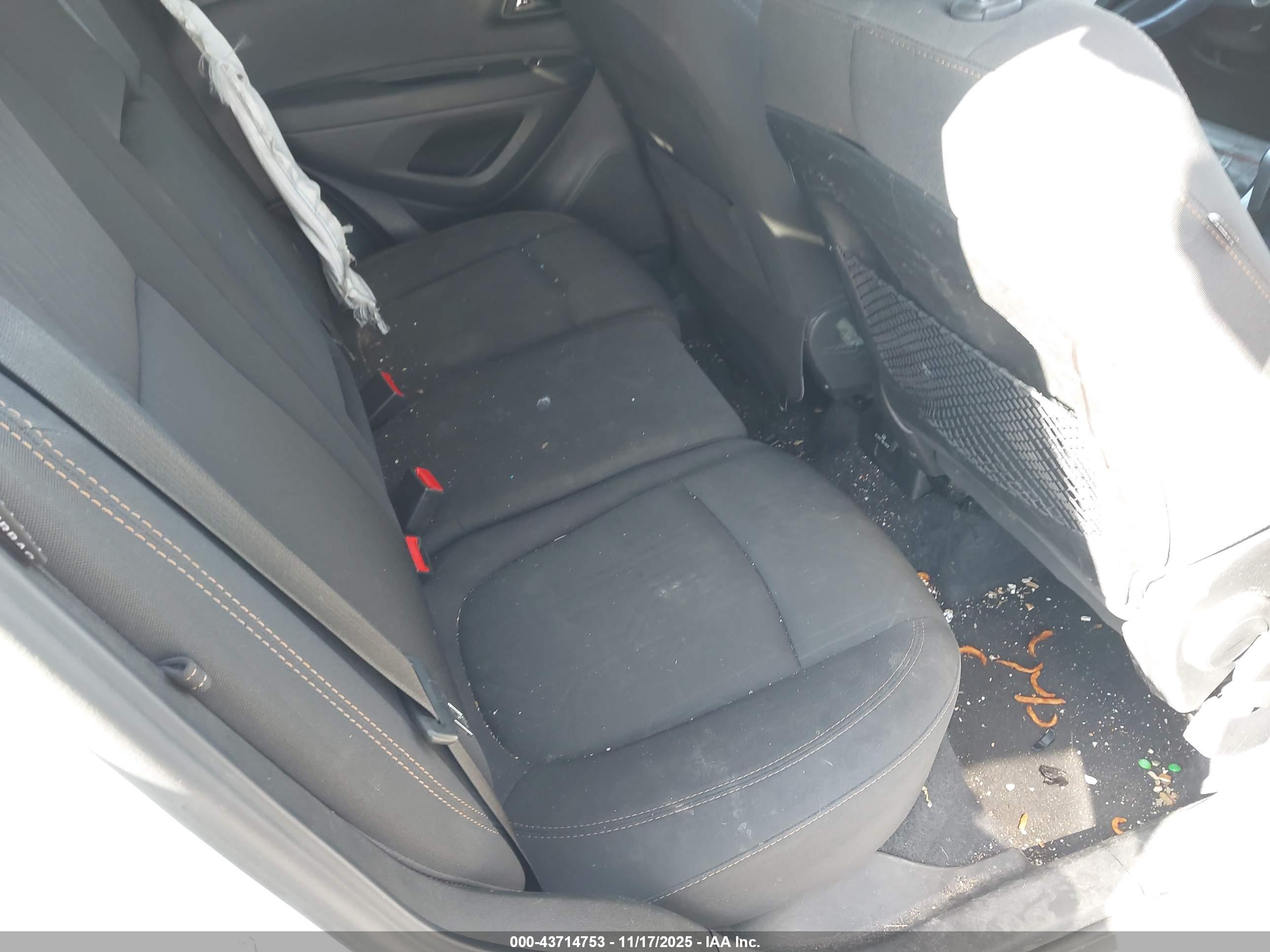 CHEVROLET TRAX image 8