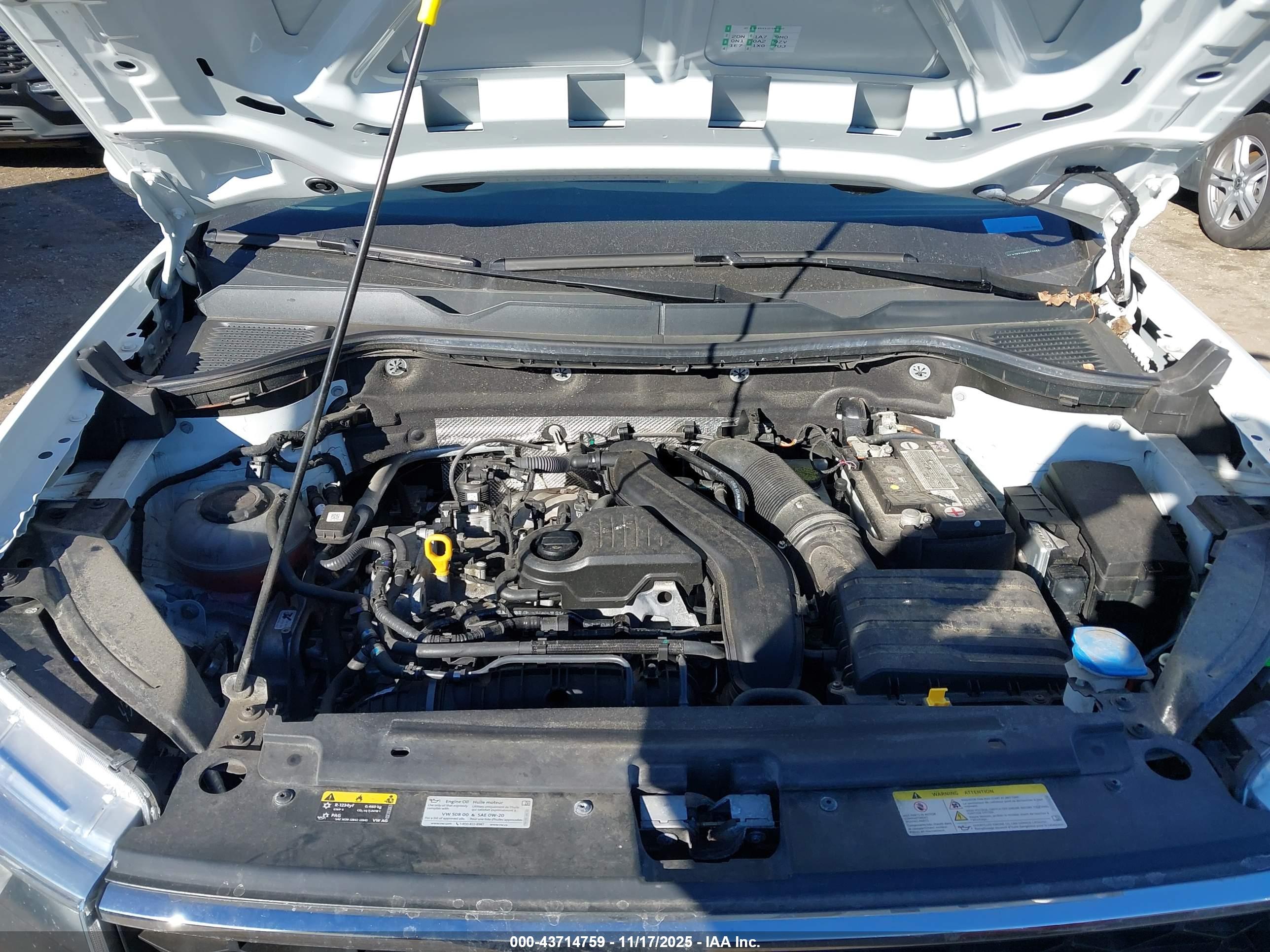 VOLKSWAGEN TAOS image 10