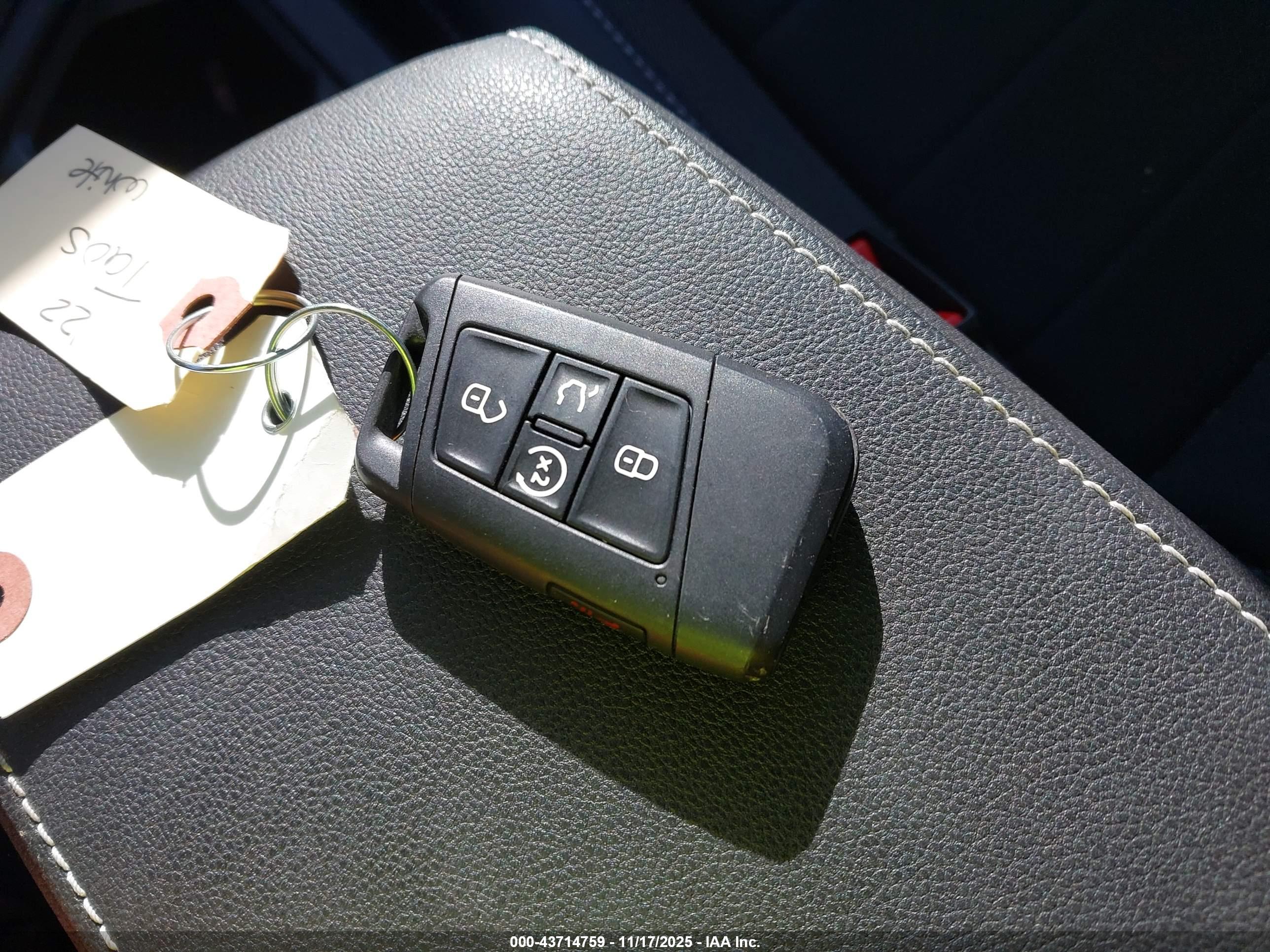 VOLKSWAGEN TAOS image 11