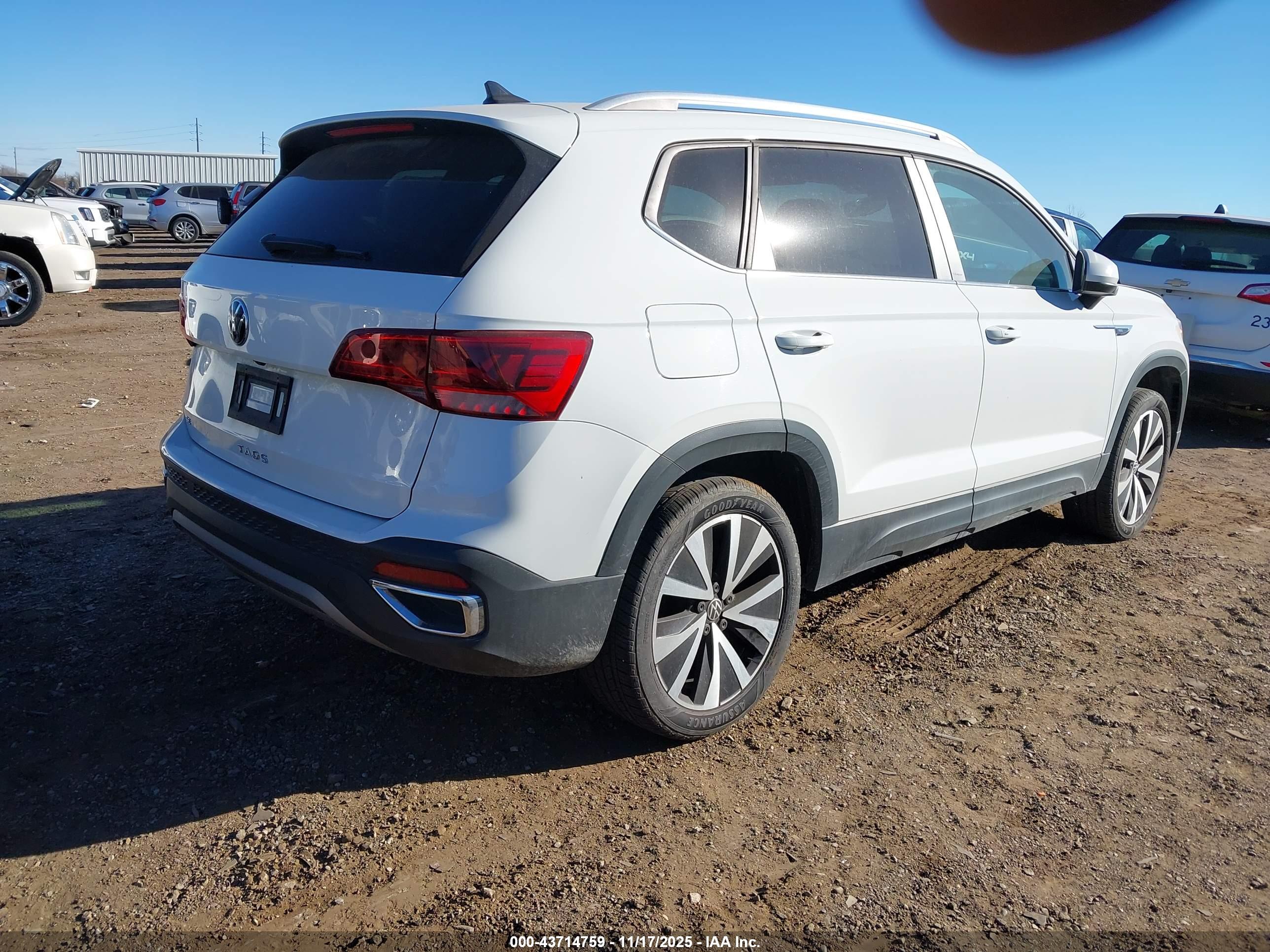 VOLKSWAGEN TAOS image 4