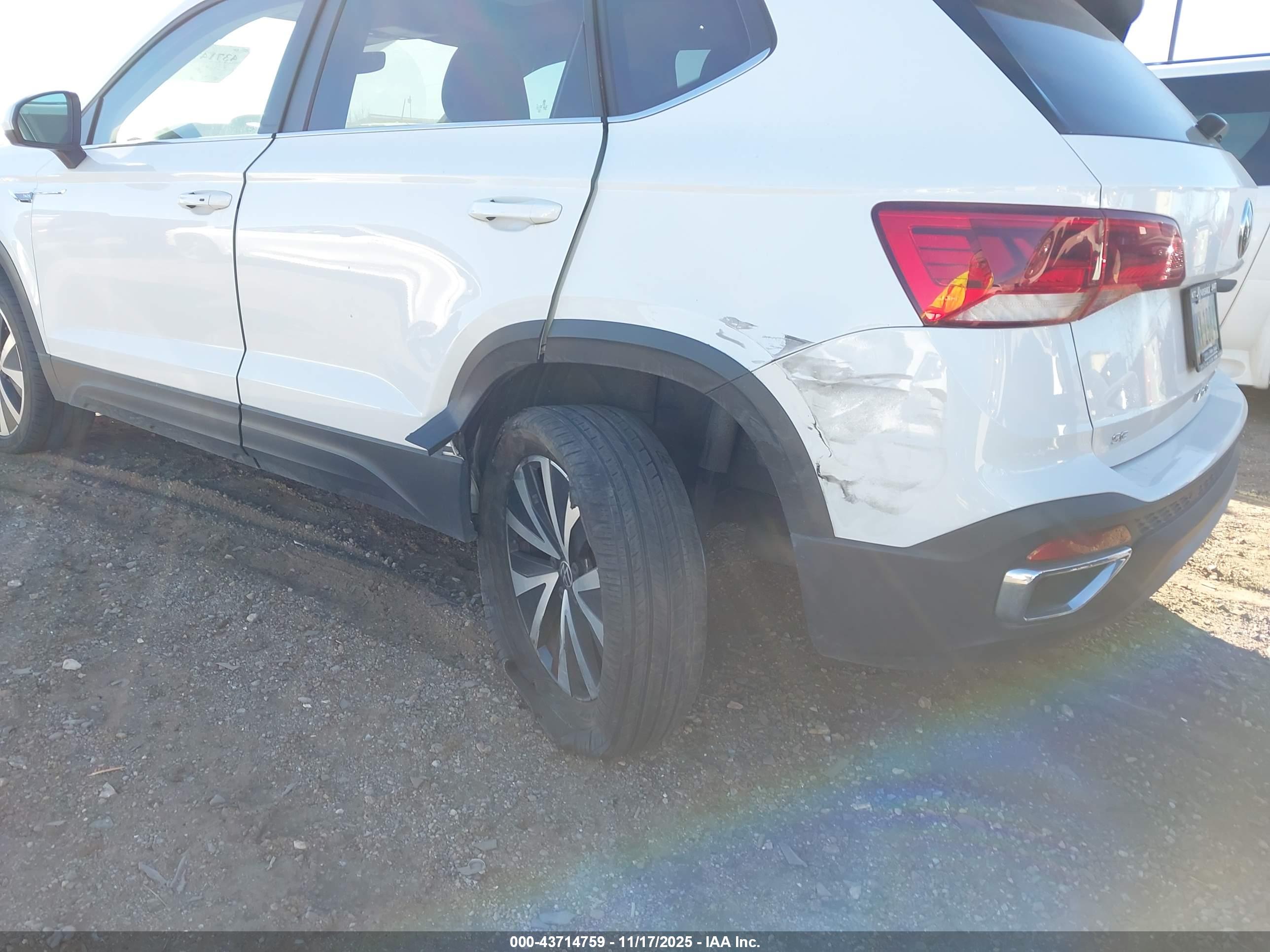 VOLKSWAGEN TAOS image 6