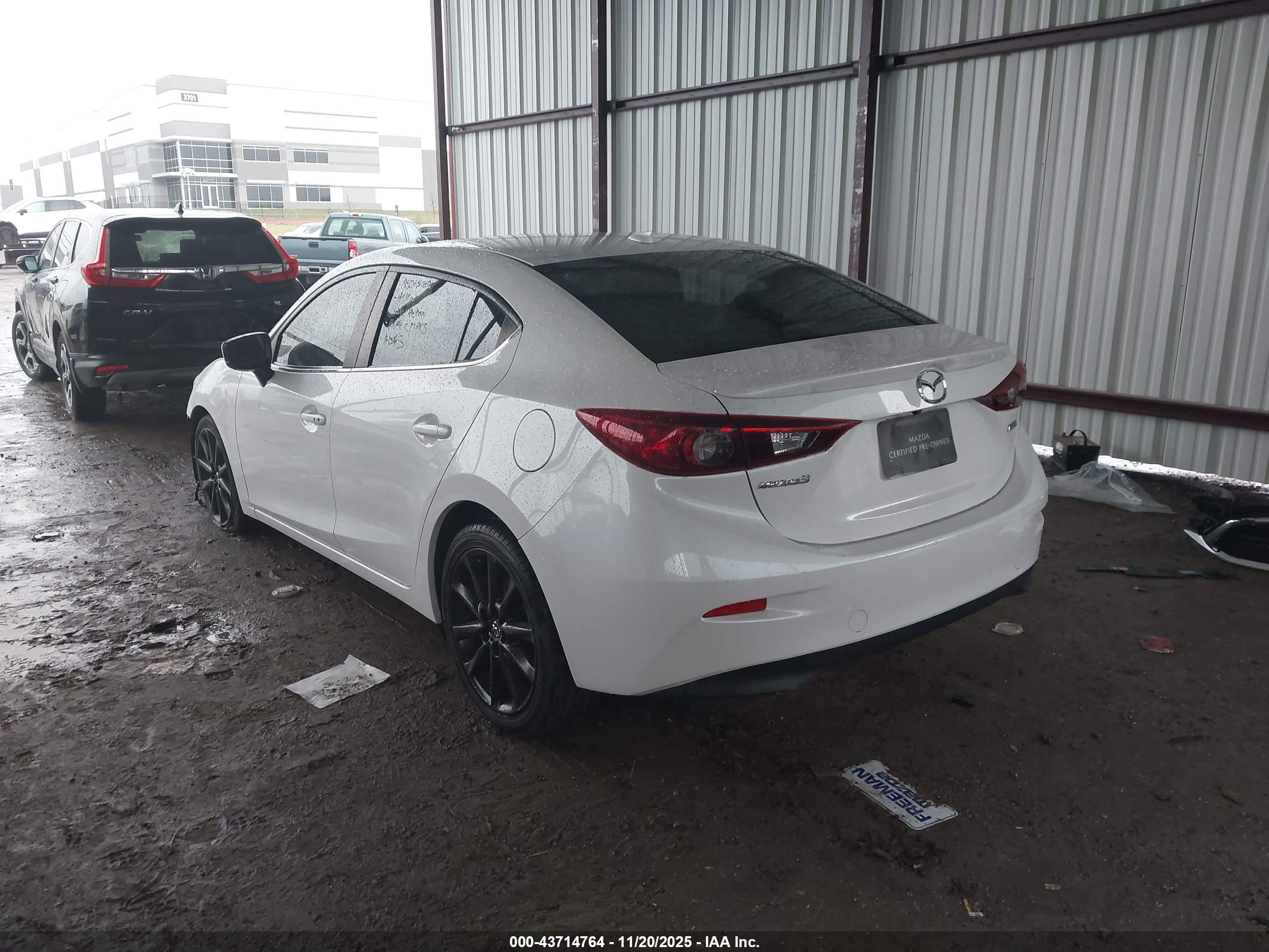MAZDA MAZDA3 image 3