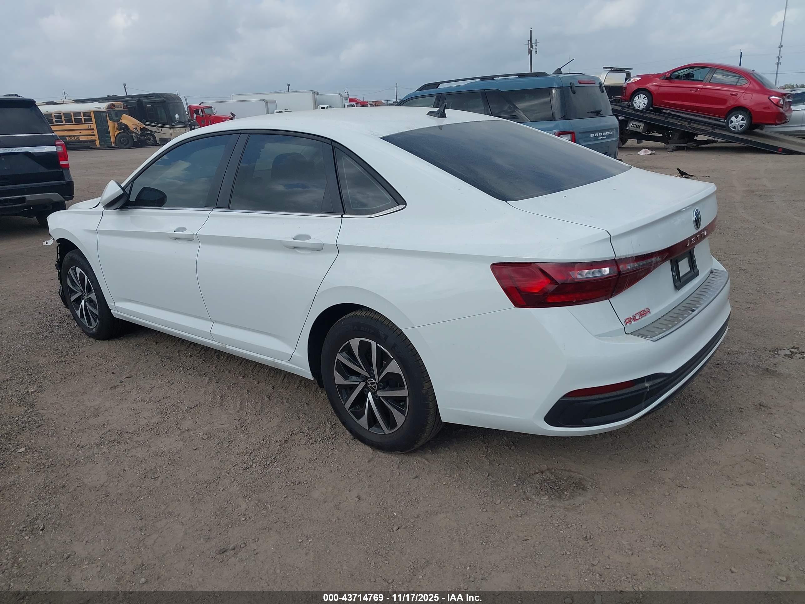 VOLKSWAGEN JETTA image 3