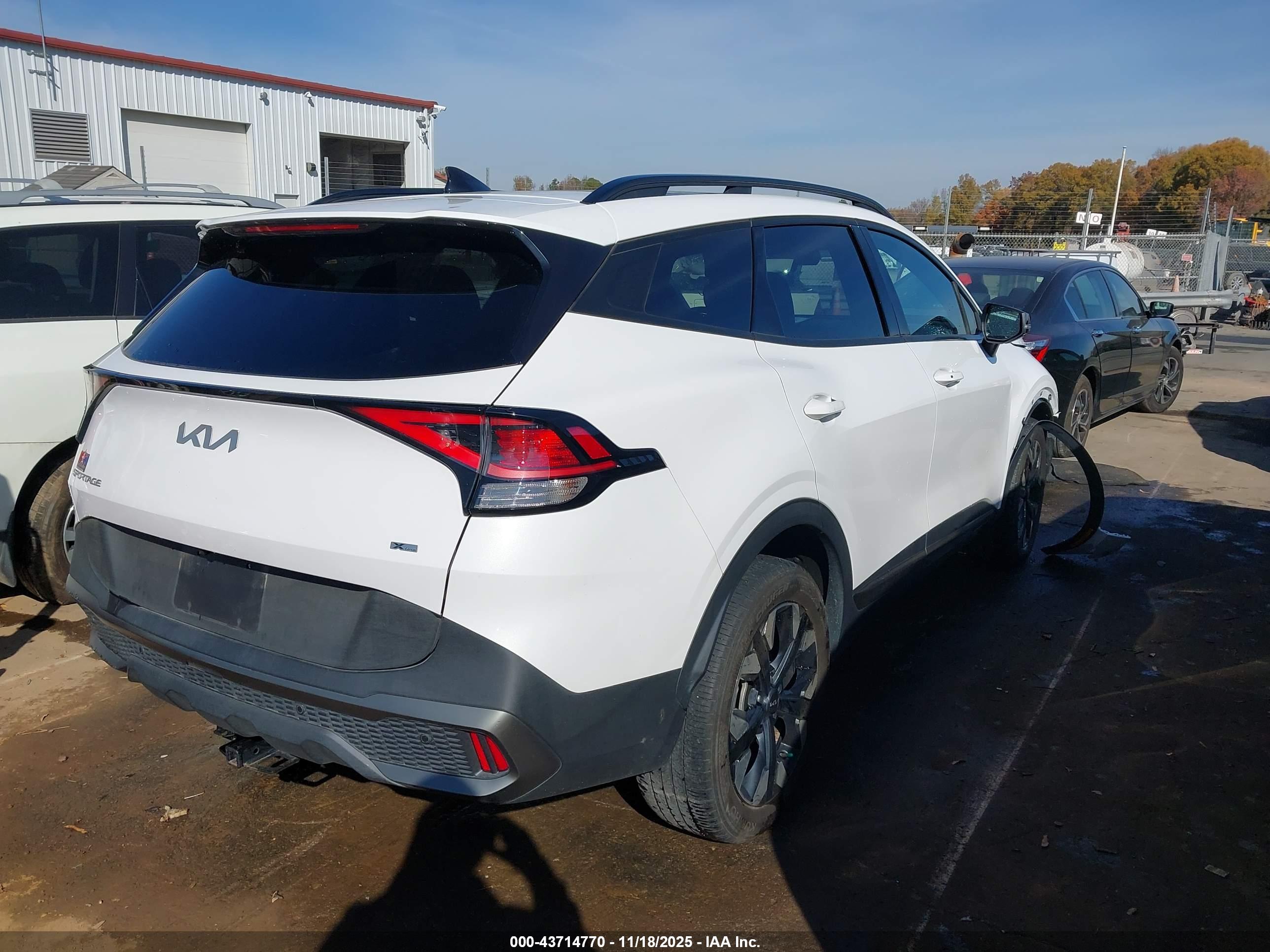 KIA SPORTAGE image 4